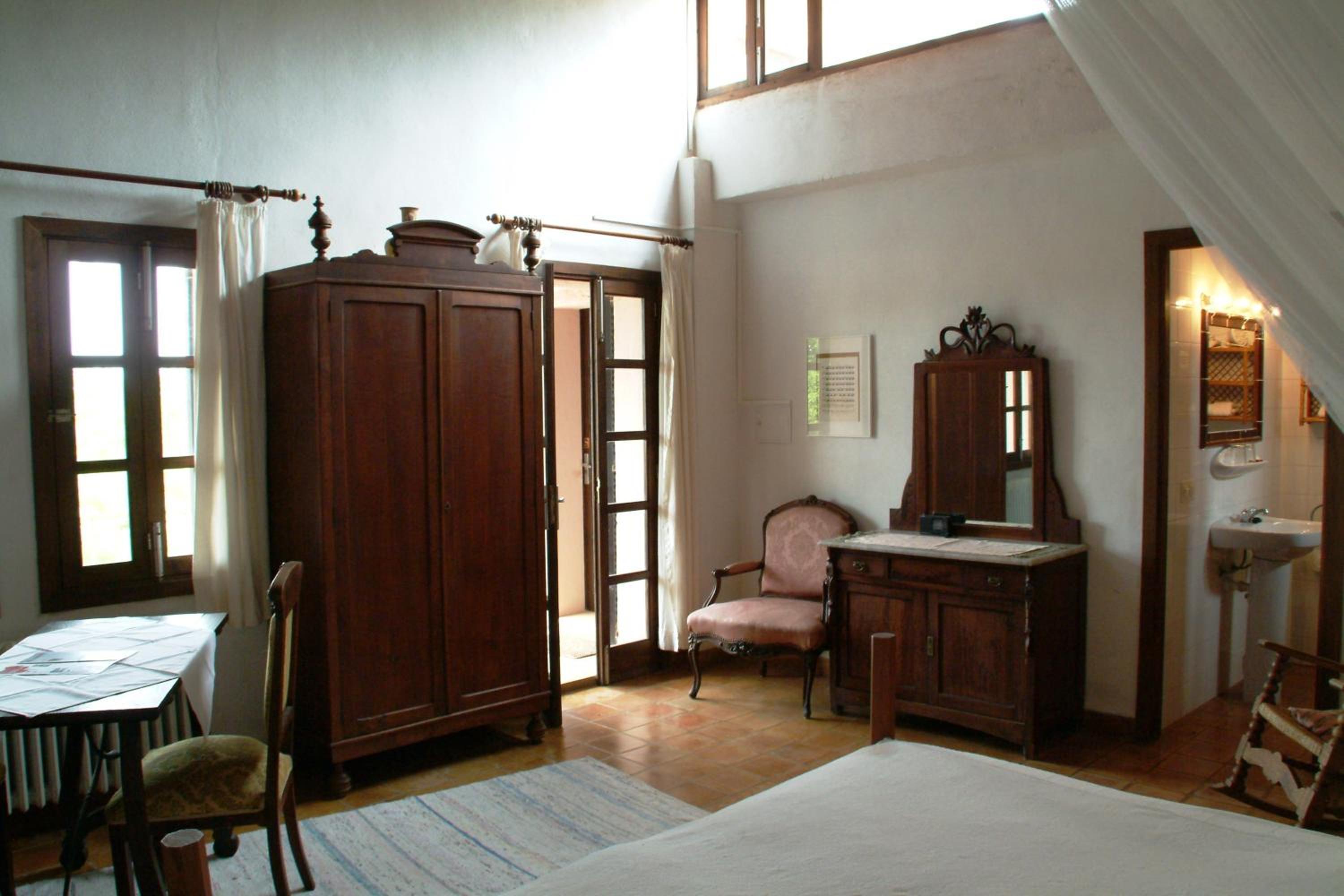 Classic Double Room - Photo 4