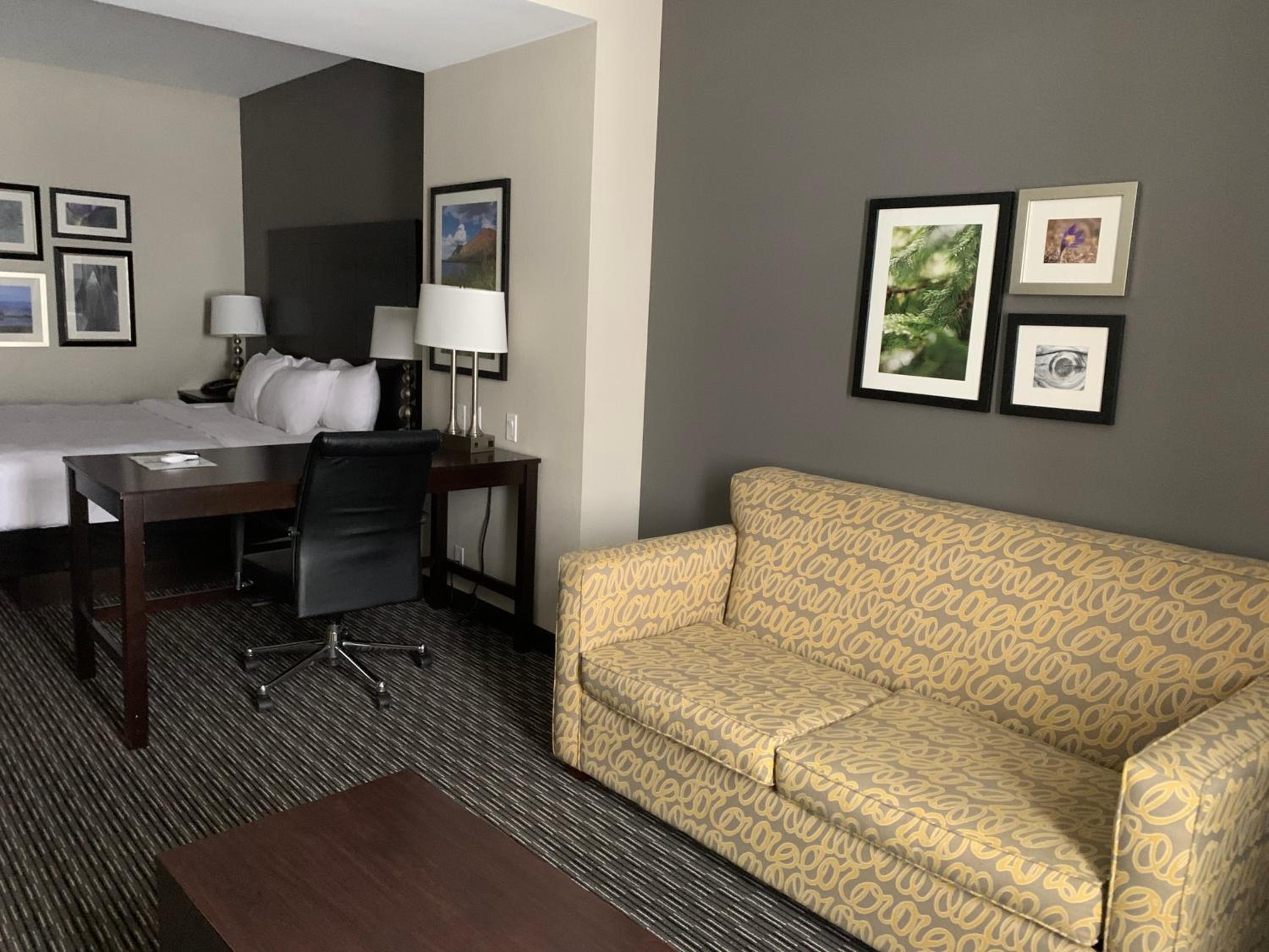 Deluxe King Room - Mobility Access/Non-Smoking photo 3