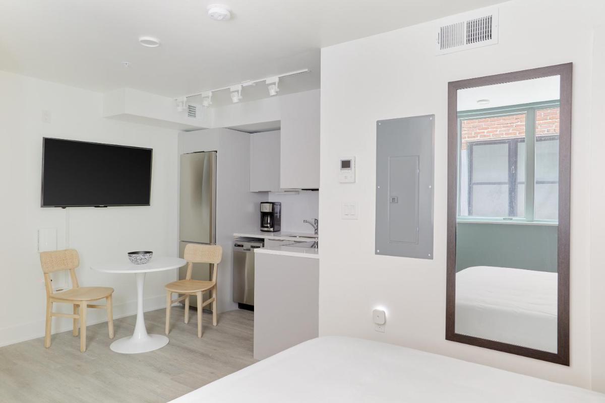 Studio Apartment photo 3