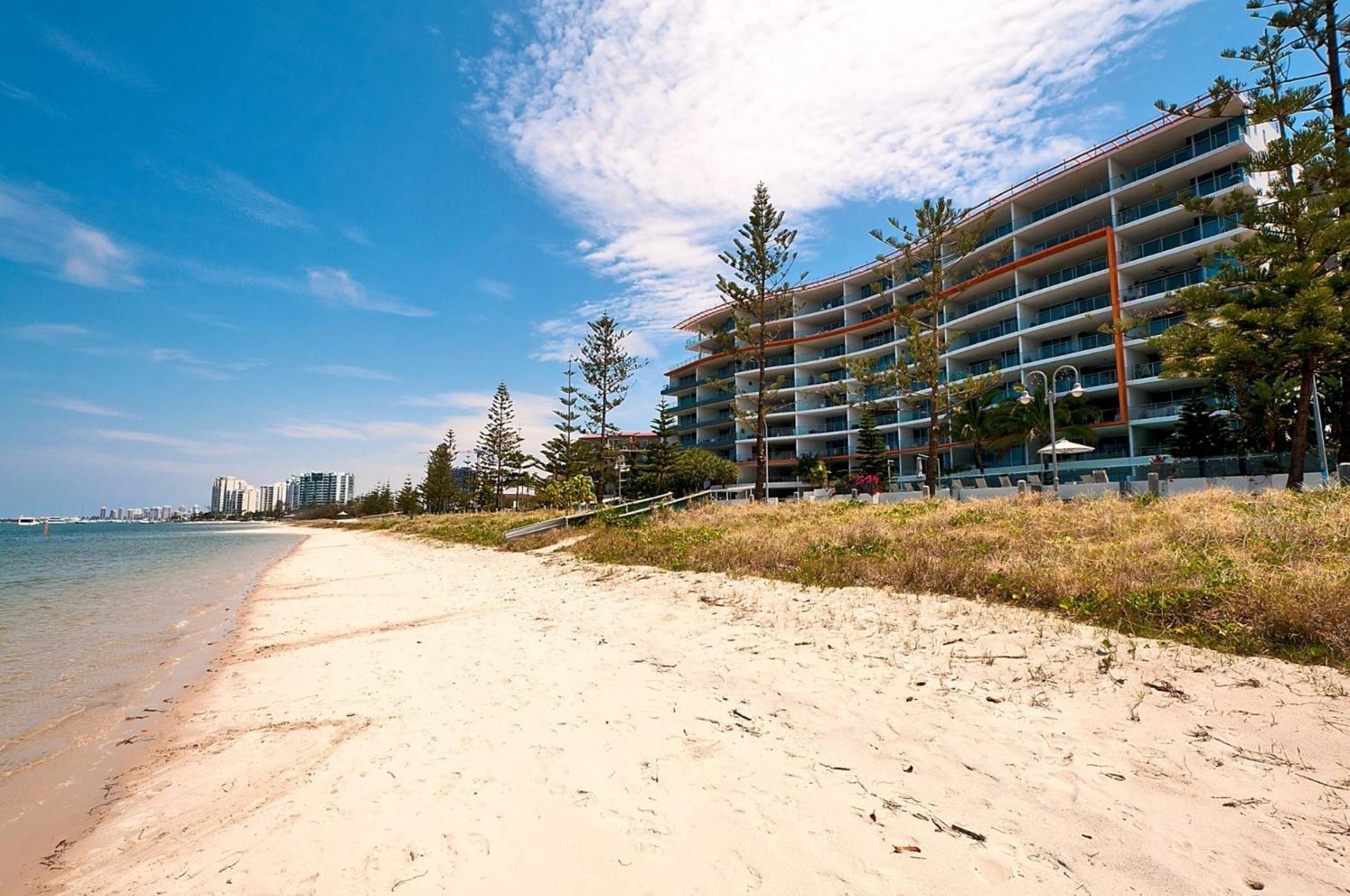 1 Bedroom Superior Apartment – Broadwater View