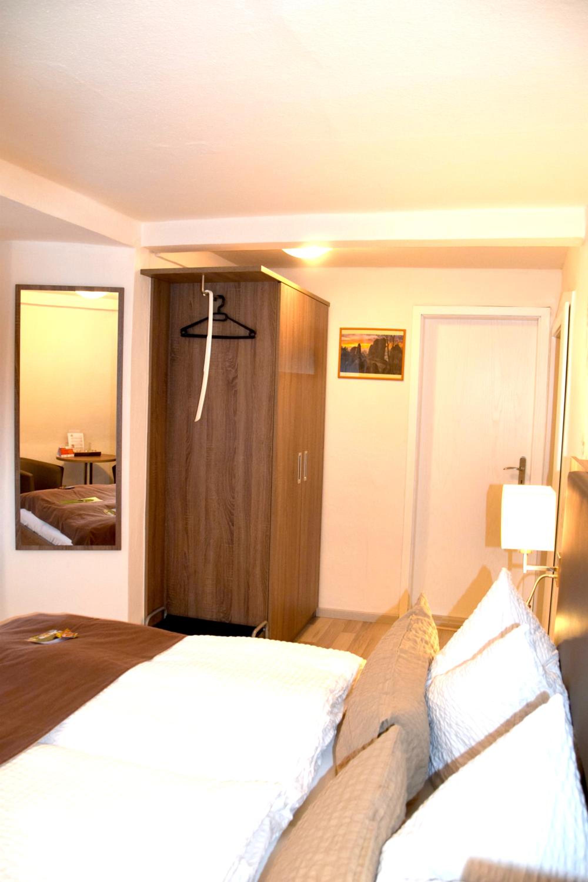 Standard Double Room photo 3
