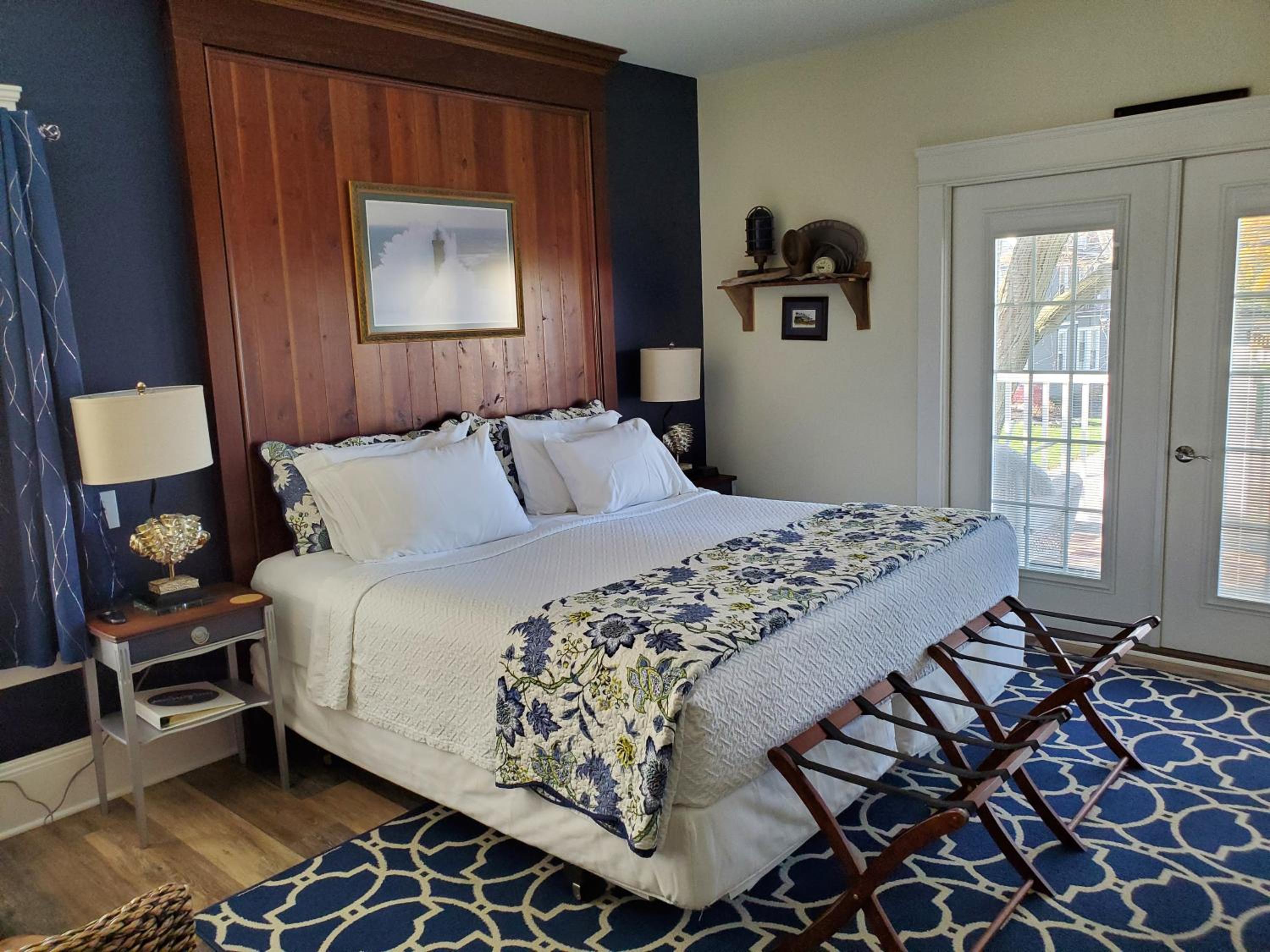 King Room with Balcony (Port Side) photo 1
