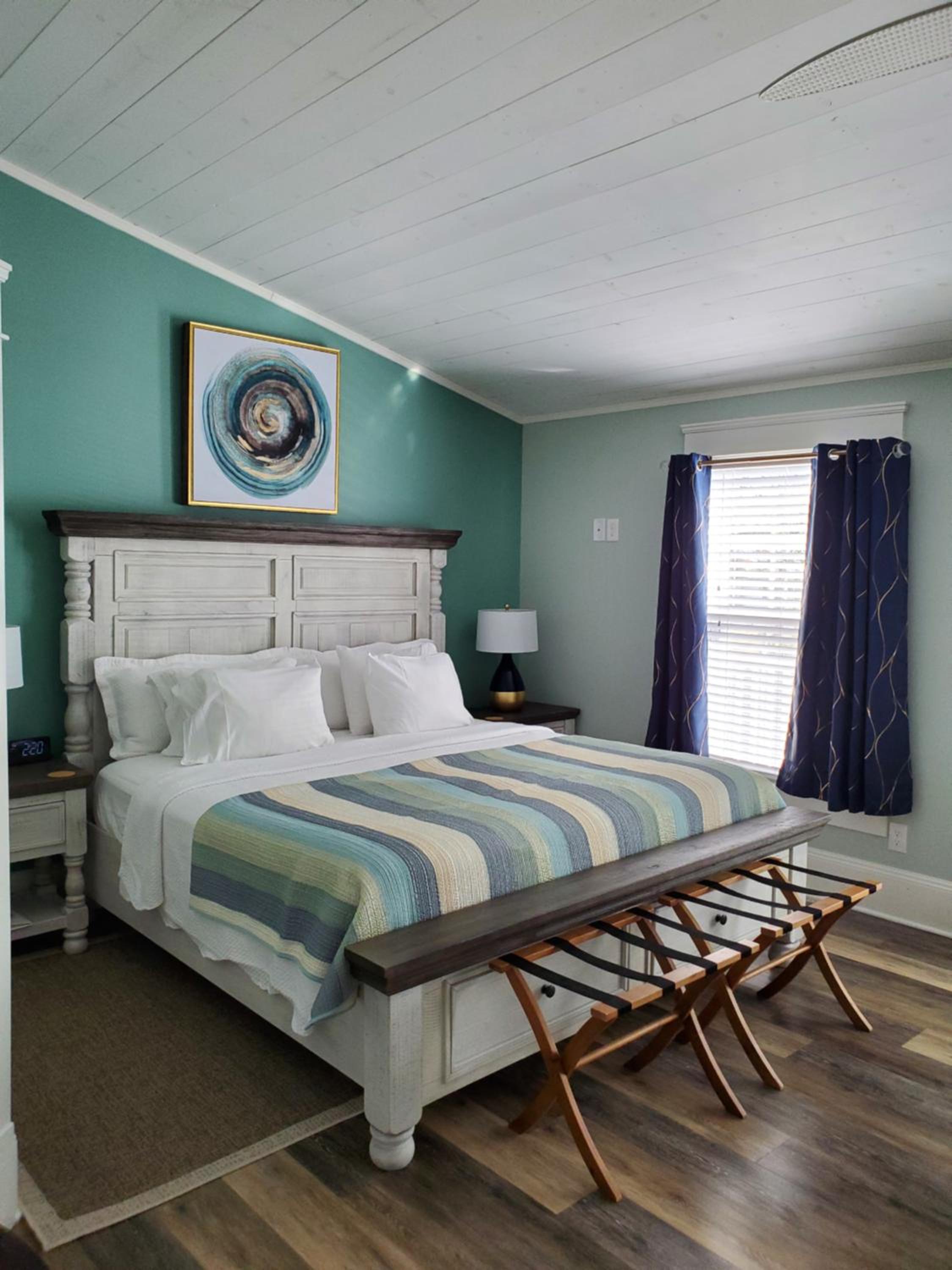 Junior Suite with Balcony (Beach Glass) photo 2
