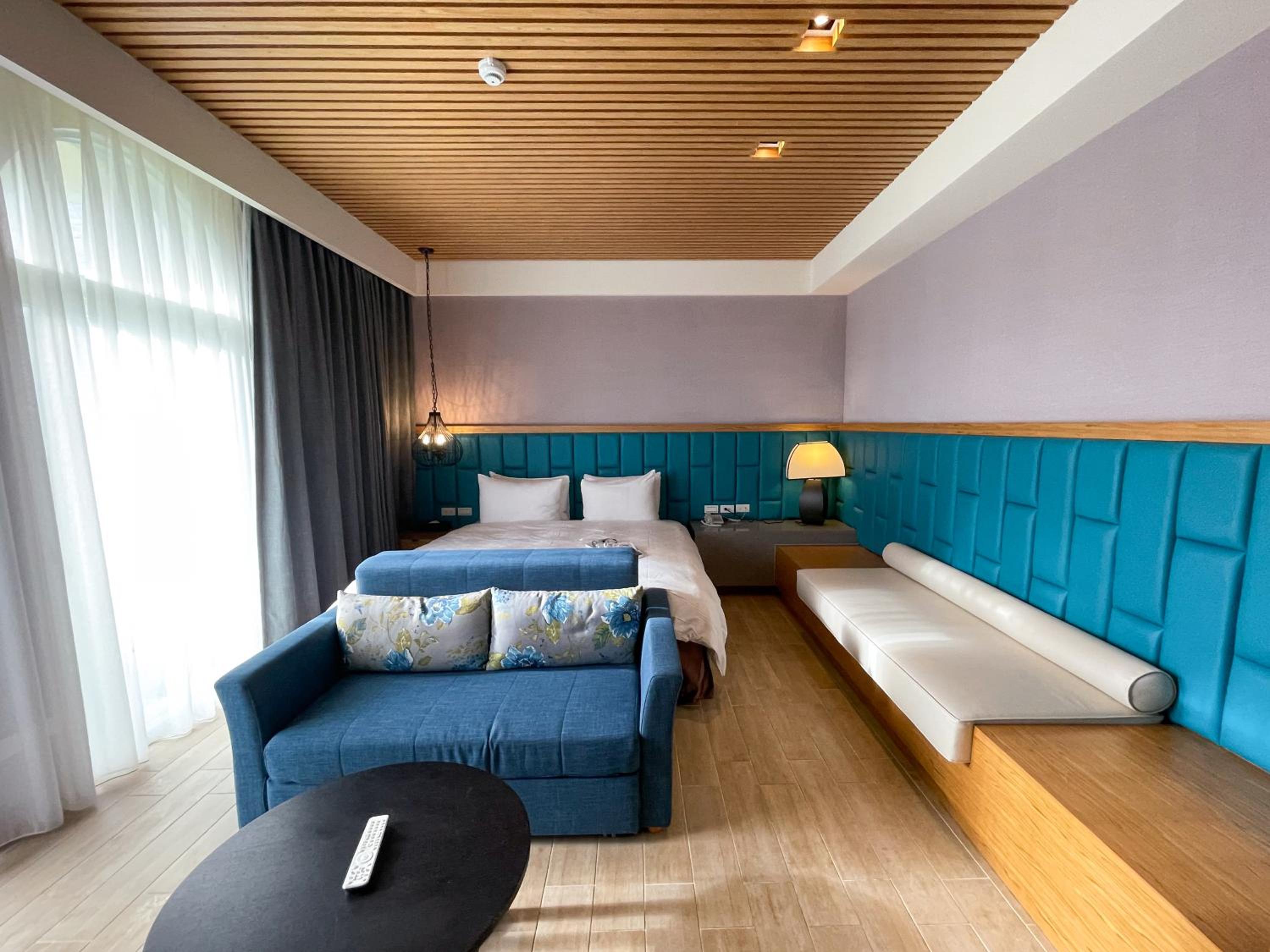 Deluxe Family Room