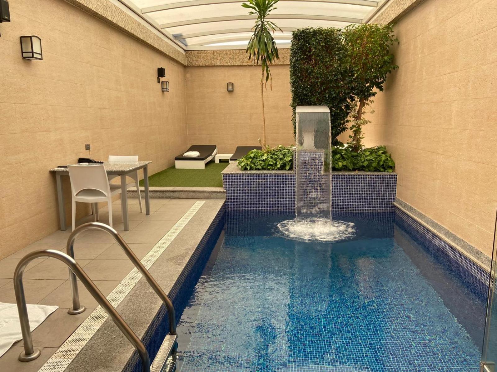 Executive Suite with Private Pool photo 3