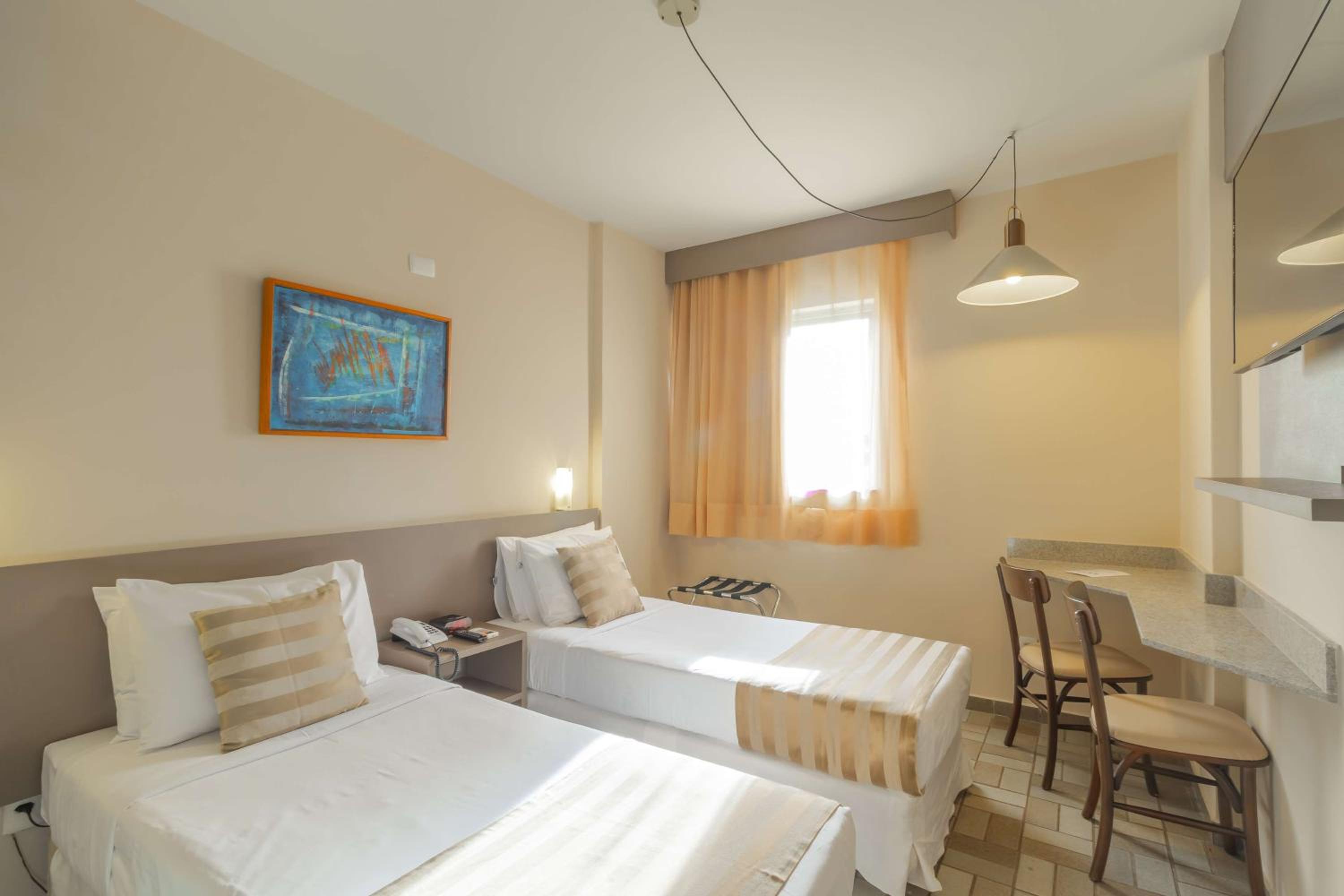 Standard Twin Room - Photo 1