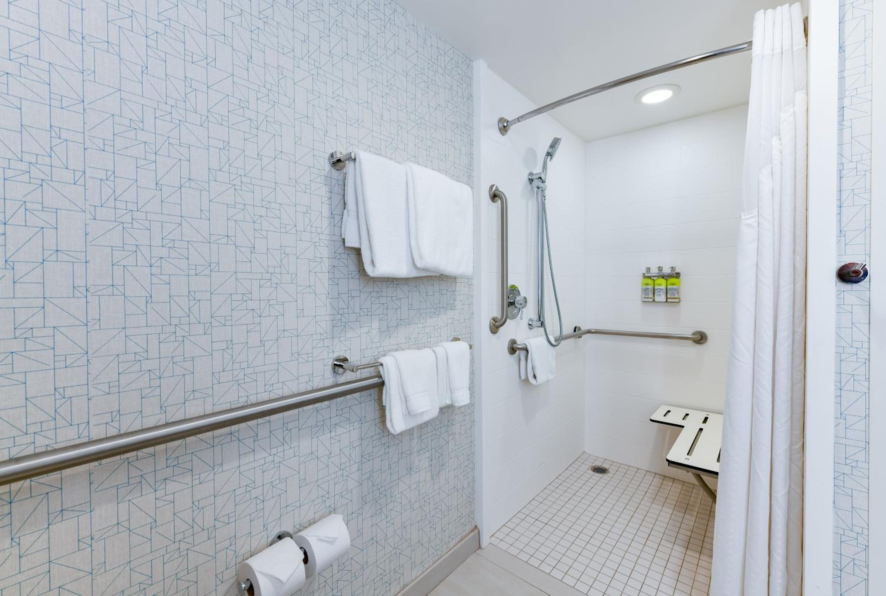 King Room - Mobility Access/Hearing Accessible - Photo 13