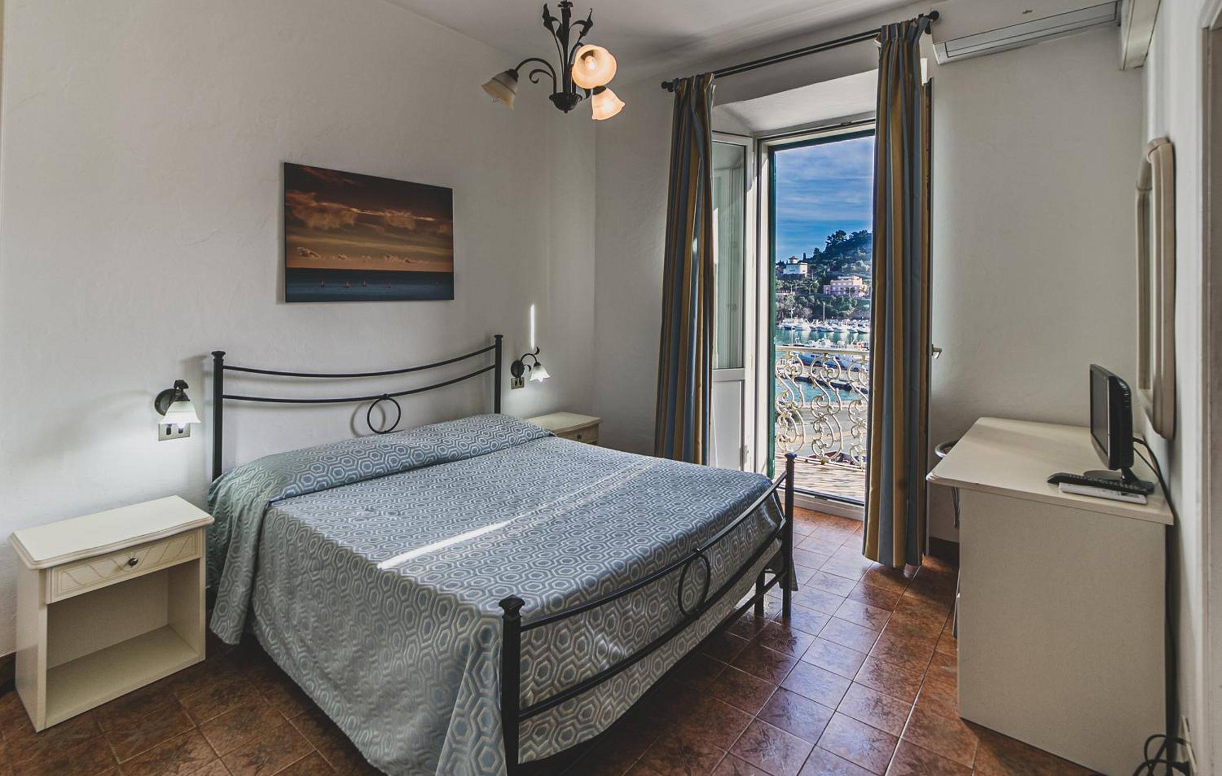 Standard King Room - Photo 1