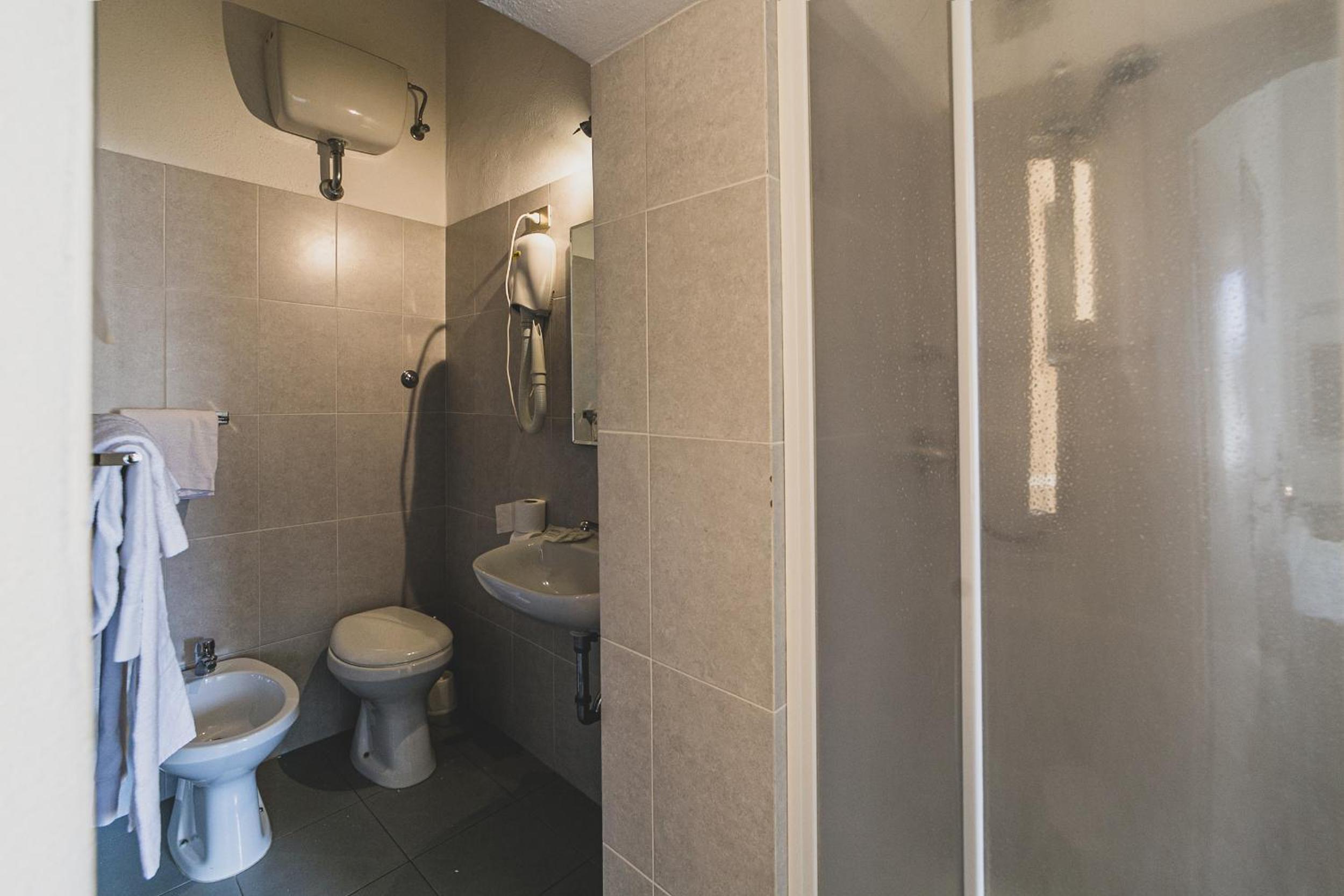 Standard Triple Room with Sea View - Photo 2