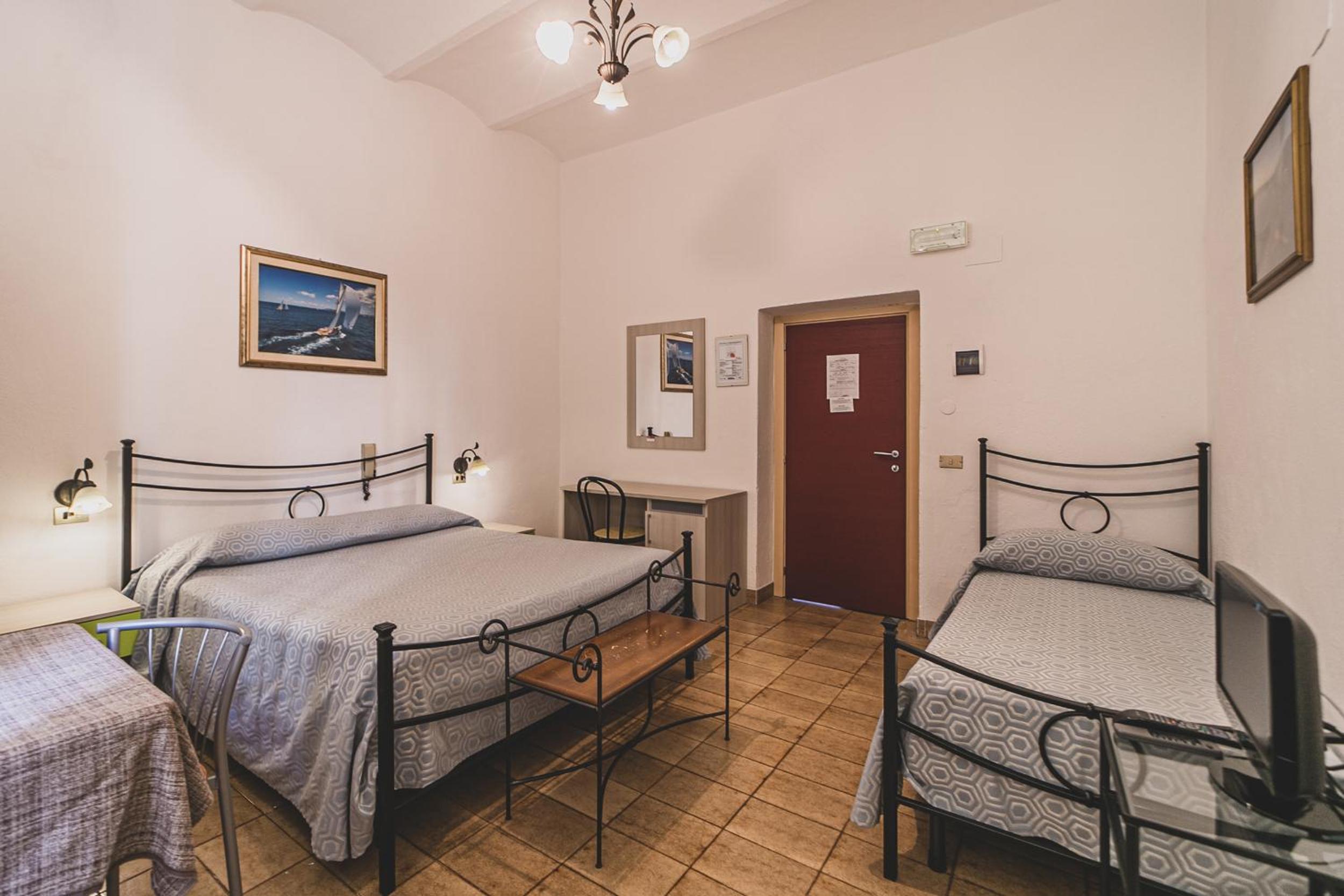 Budget Triple Room - Photo 1