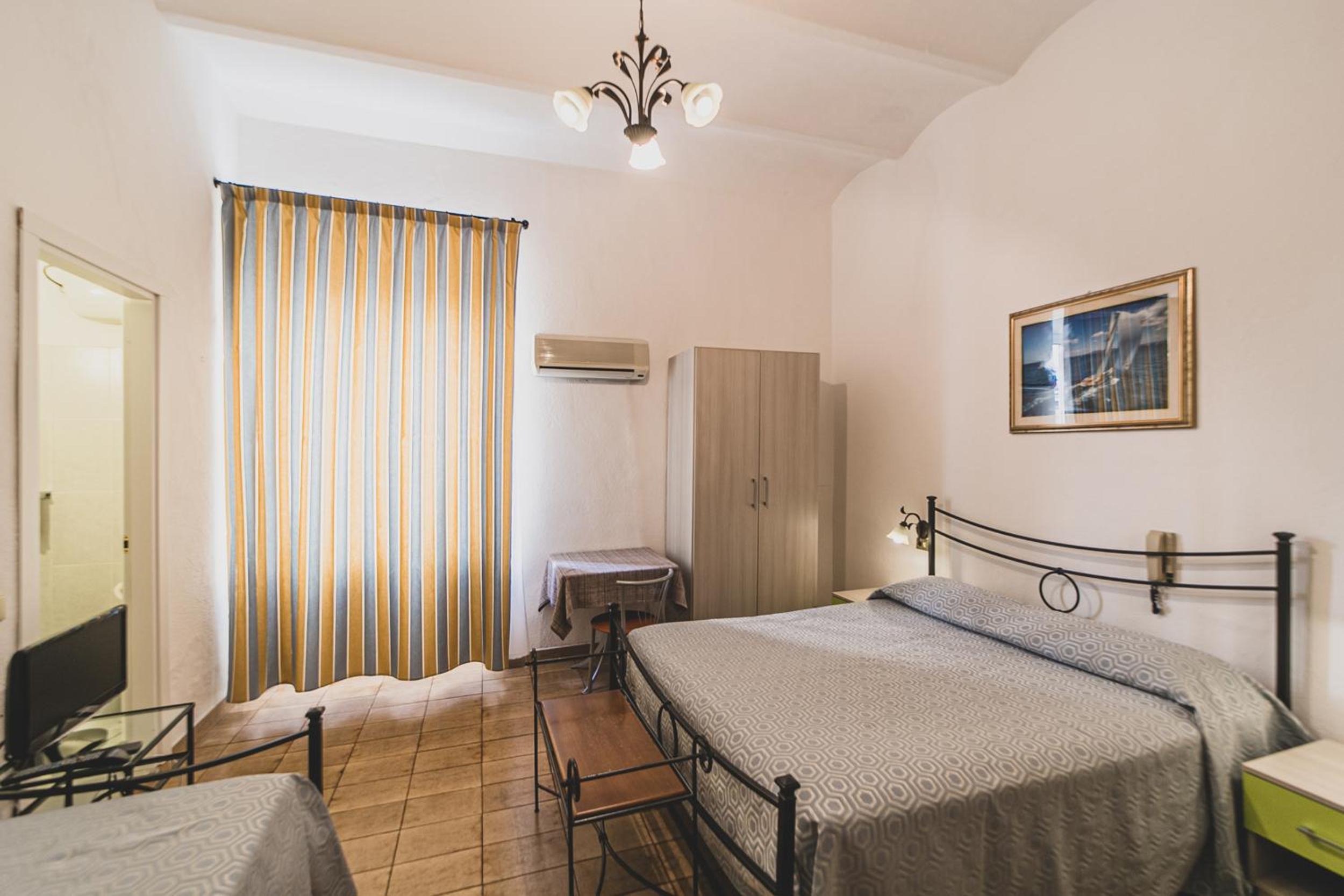 Budget Triple Room - Photo 4