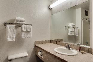 Quadruple Room - Disability Access/Non Smoking - Photo 8