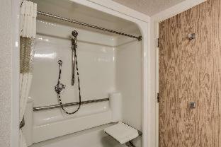 Family Room with Two Queen Beds - Disability Access/Non Smoking
