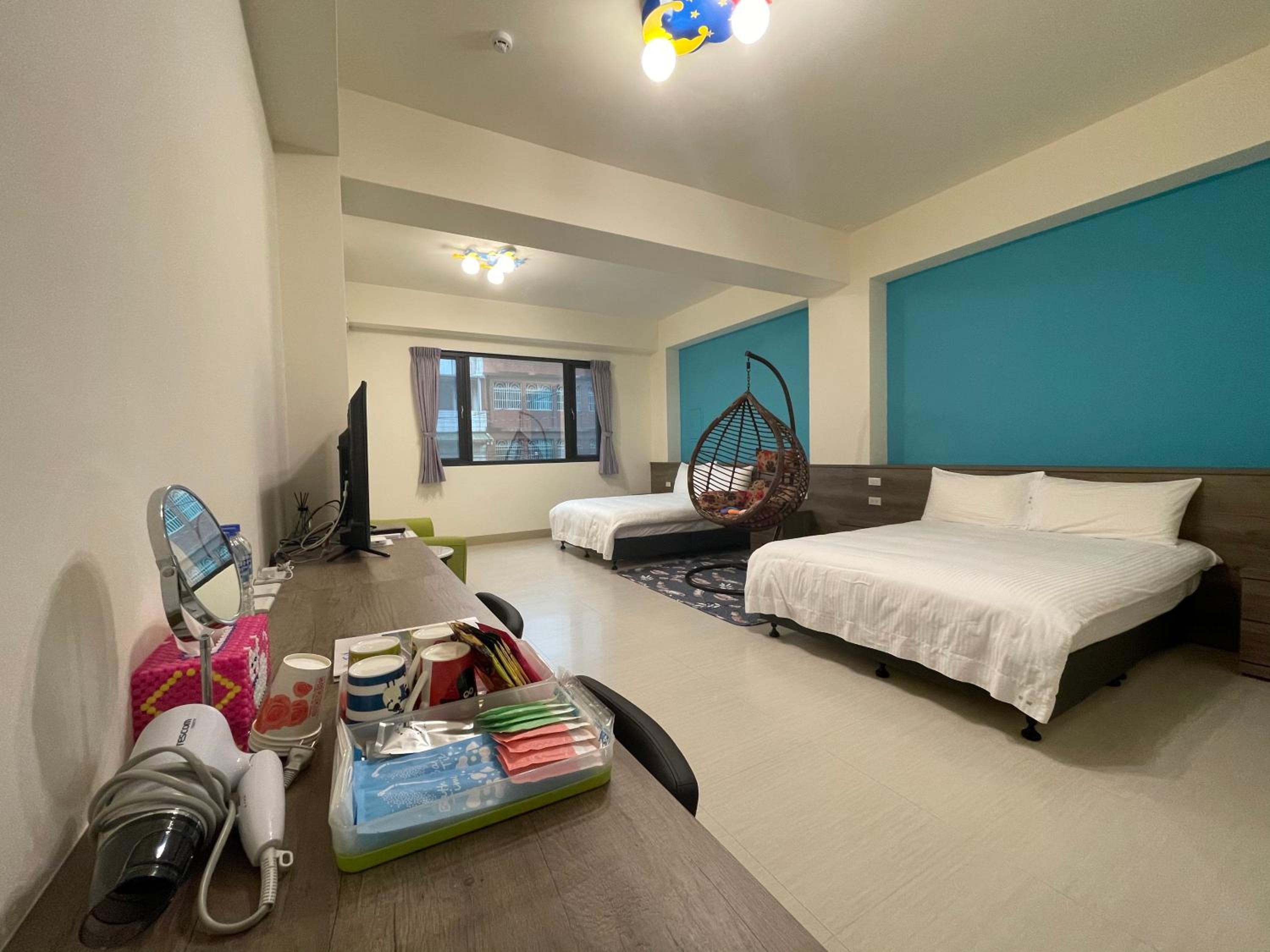 Quadruple Room with Private Bathroom