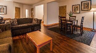 Quadruple Room with Two Queen Beds - Non Smoking - Photo 6