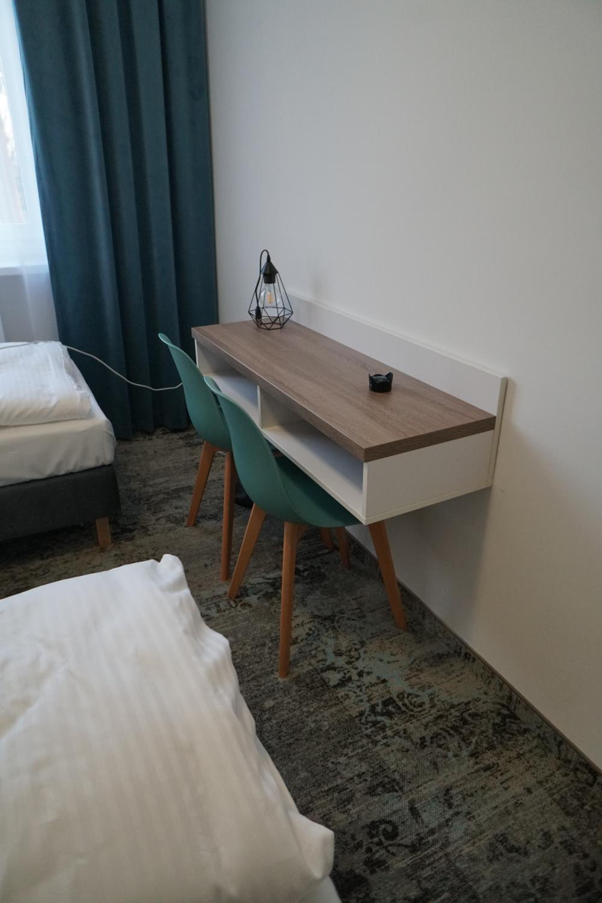 Standard Twin Room with Shared Bathroom photo 1
