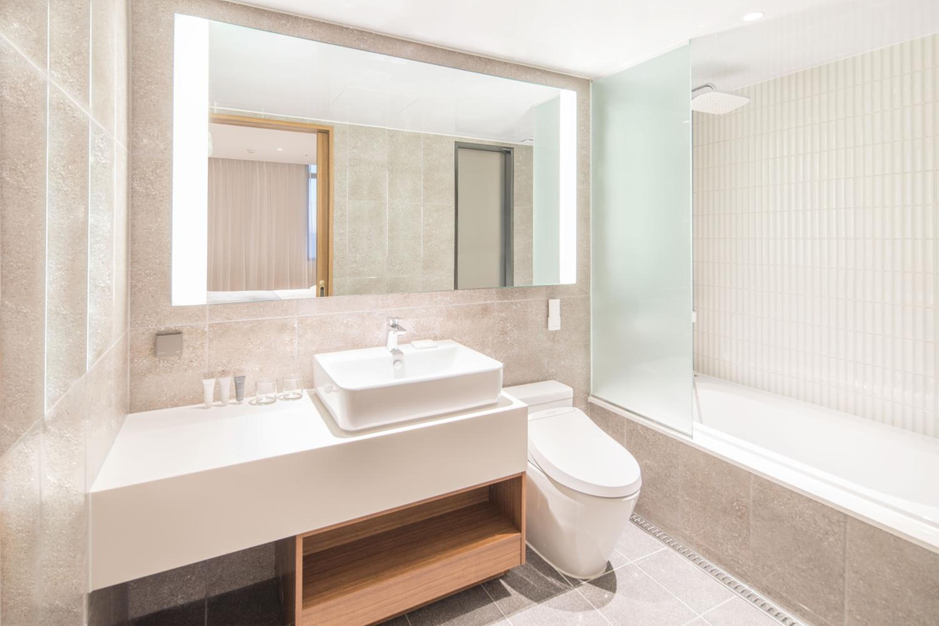 Junior King Suite - Photo 2