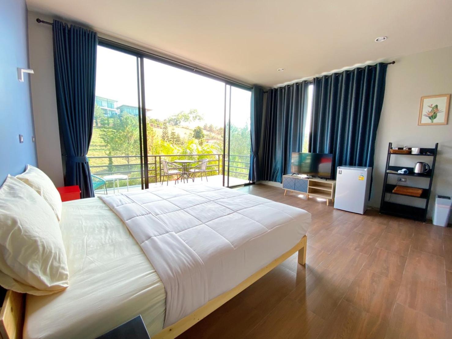 Single Room with Mountain View