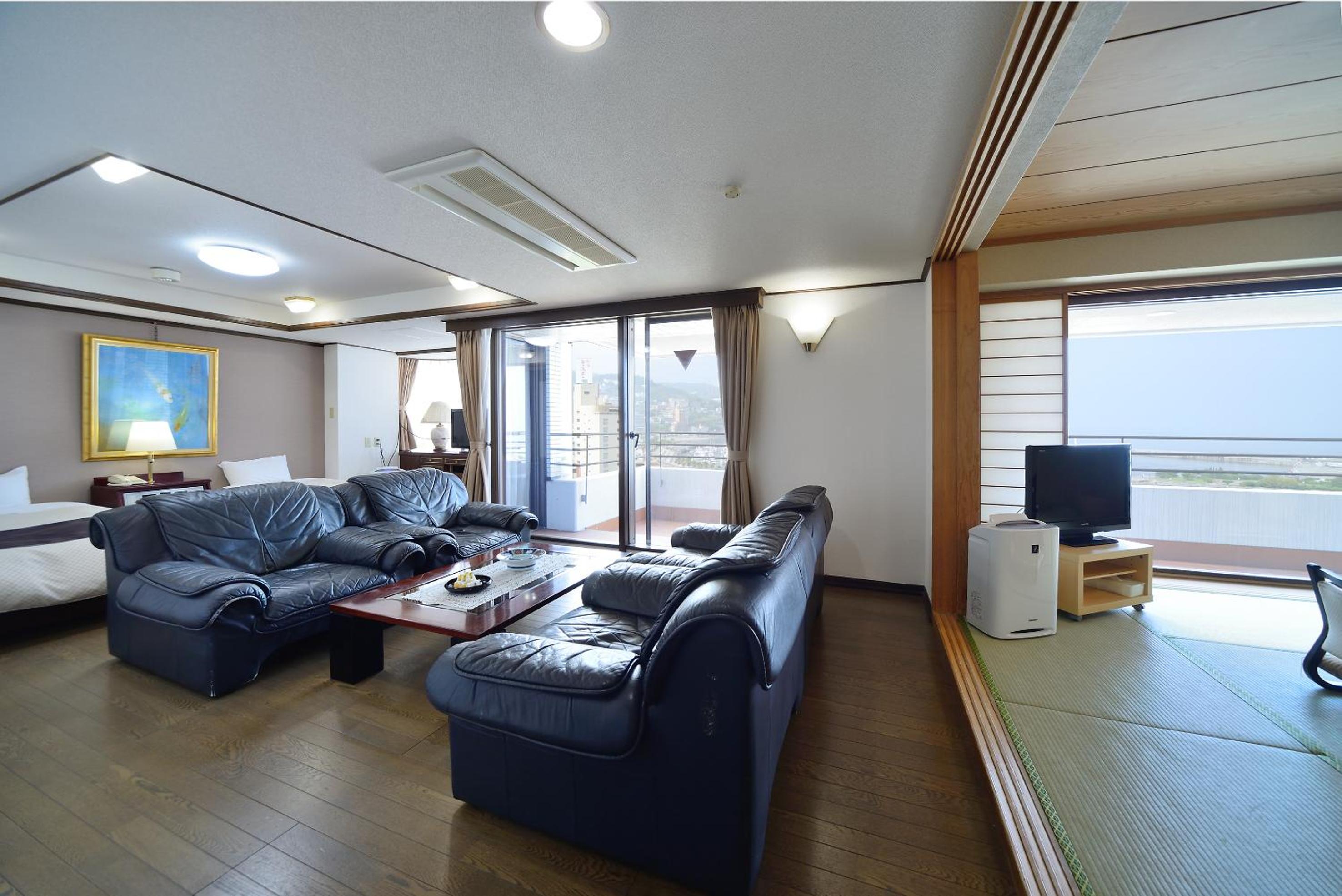 Corner Twin Room with Tatami Area - Top Floor photo 3