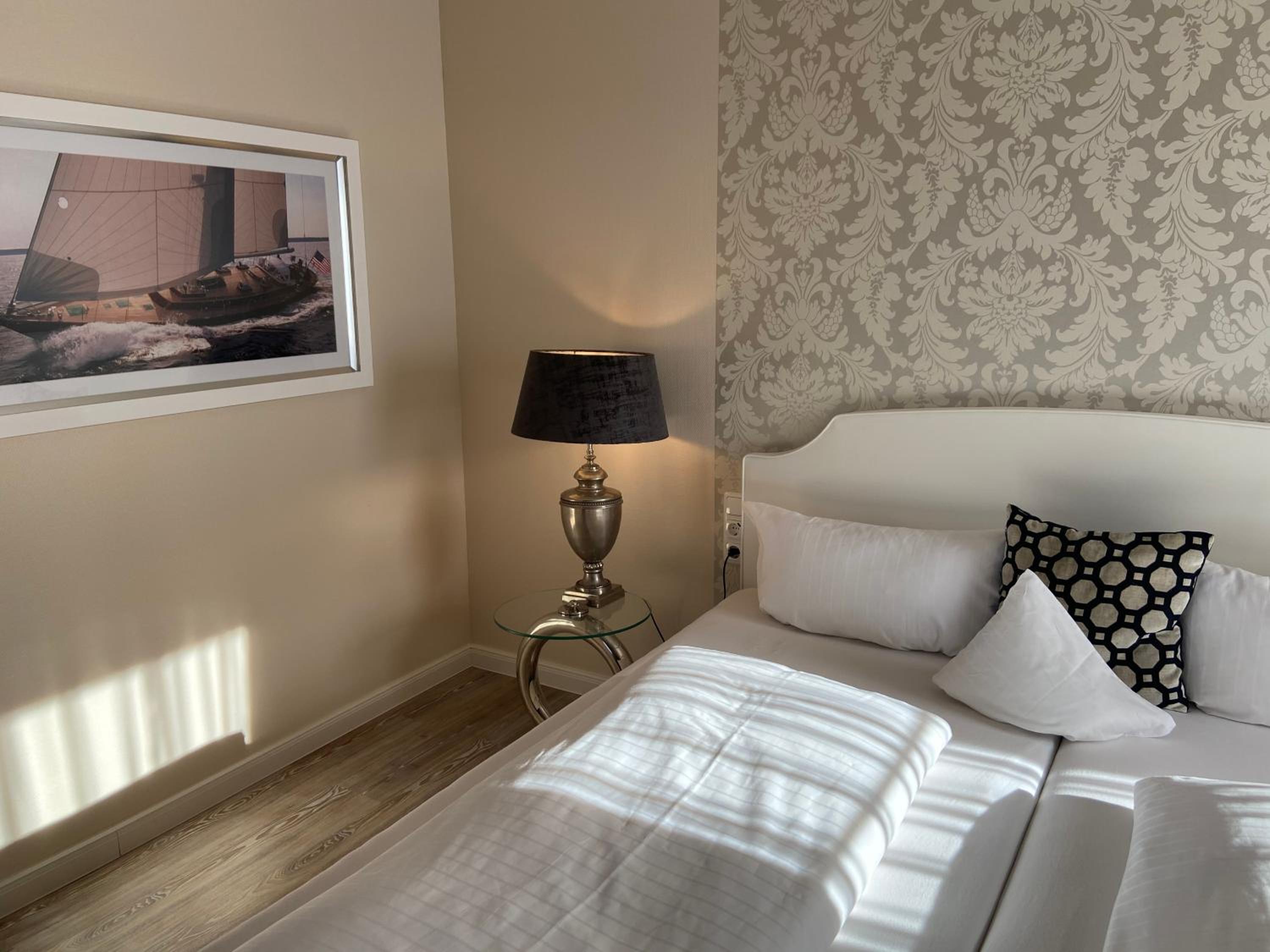 Deluxe Double Room photo 2