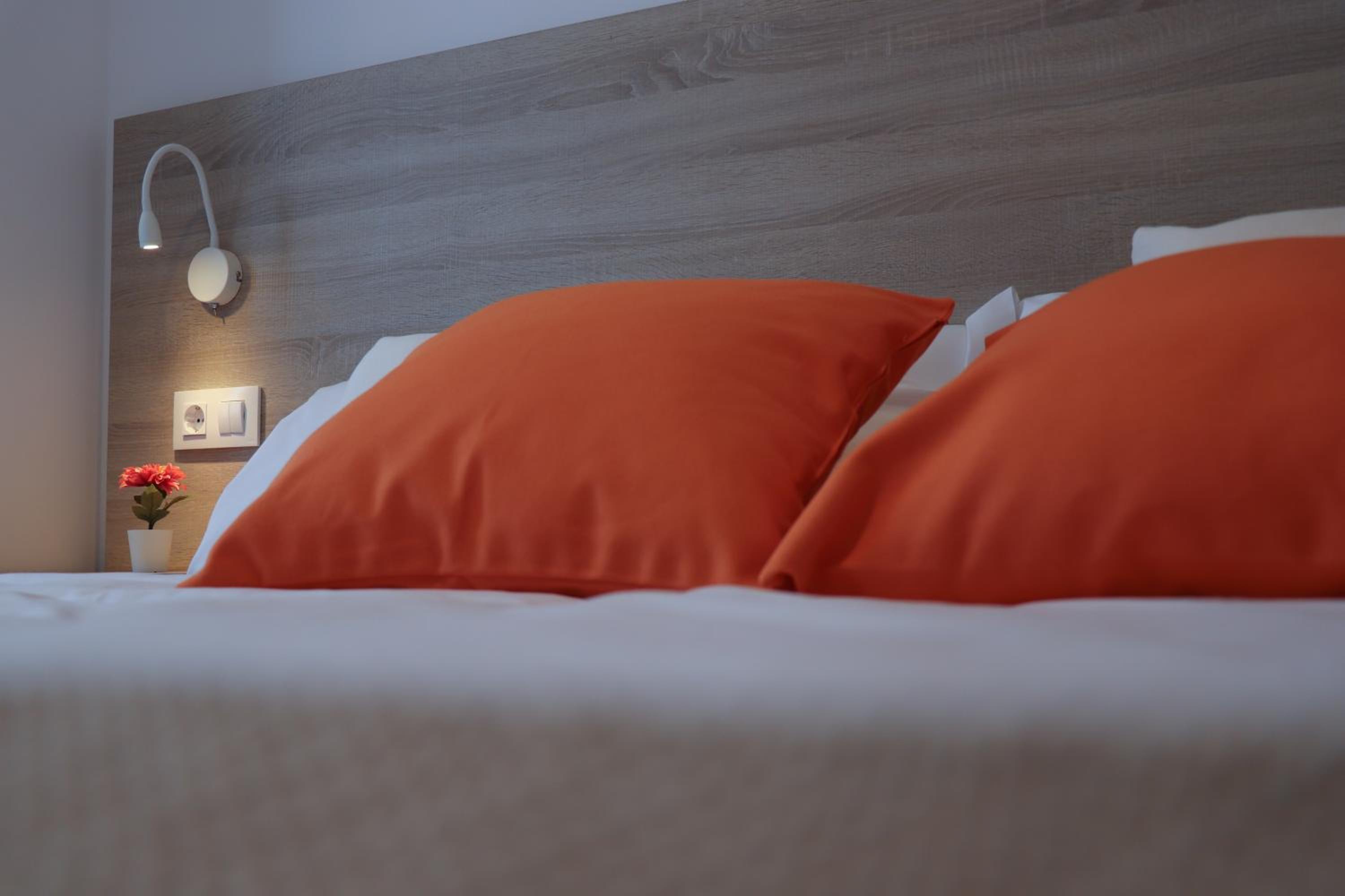 Deluxe Double or Twin Room with Balcony - Photo 15