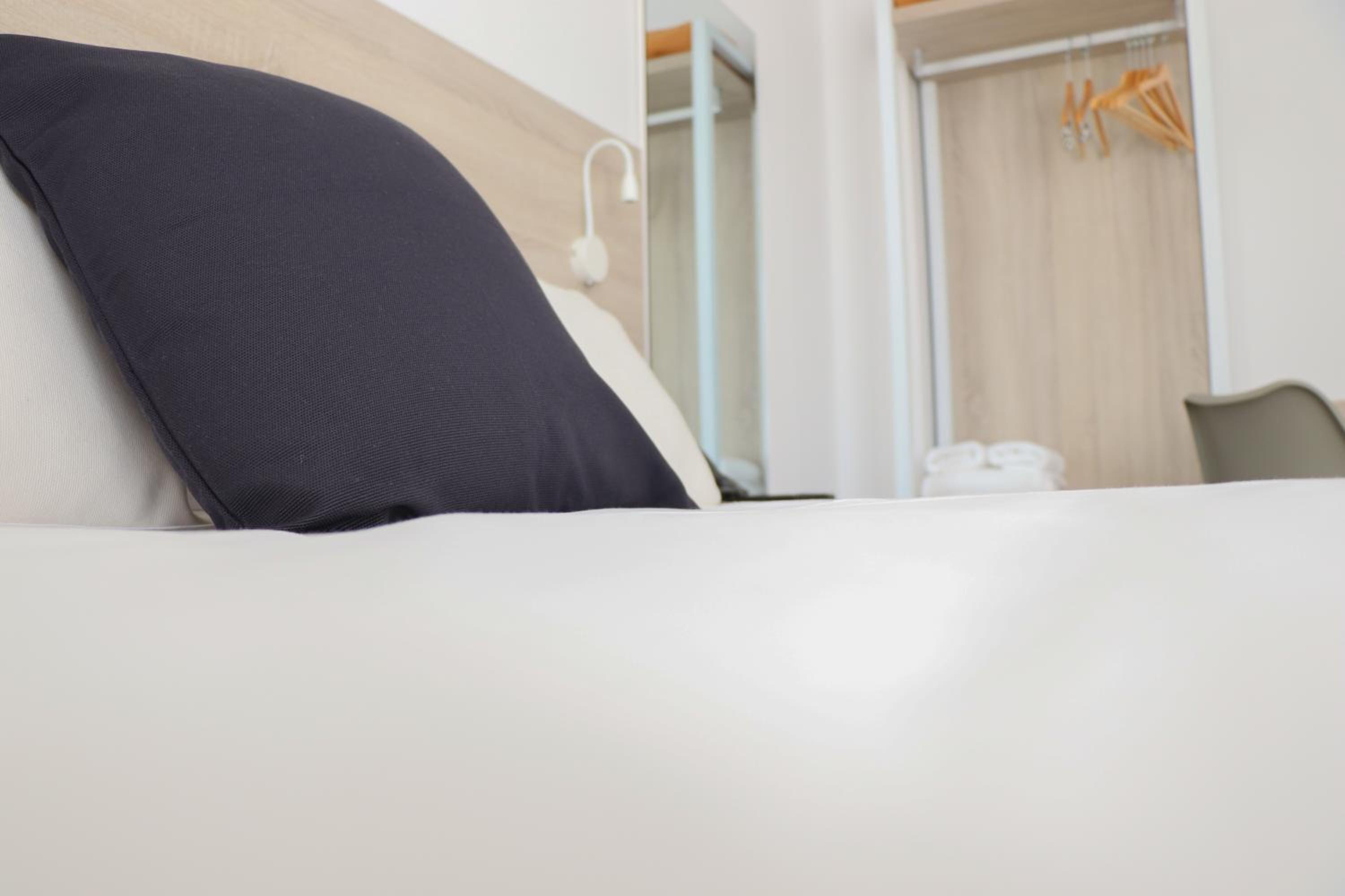Deluxe Double or Twin Room with Balcony - Photo 13