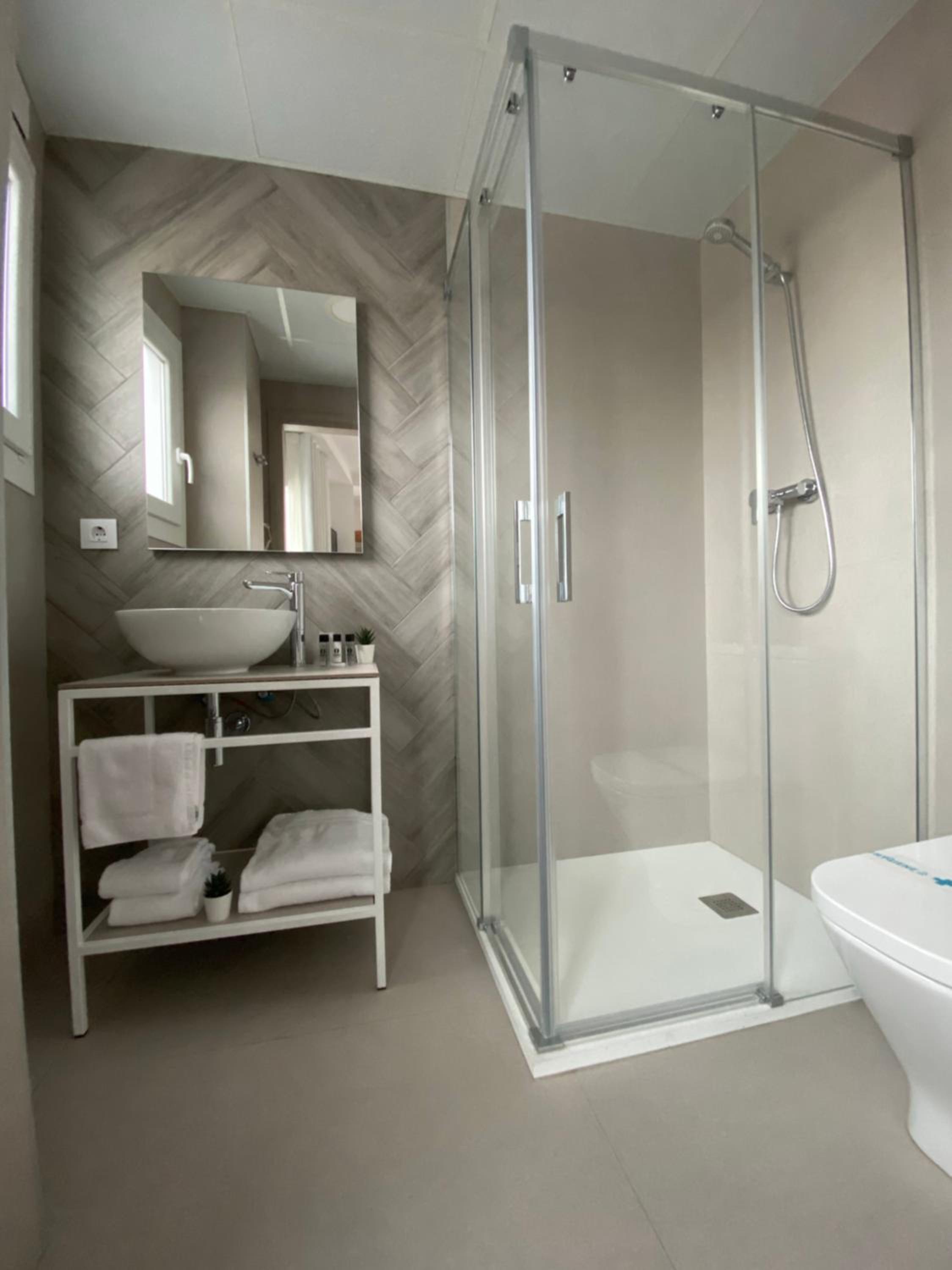 Double or Twin Room - Photo 14