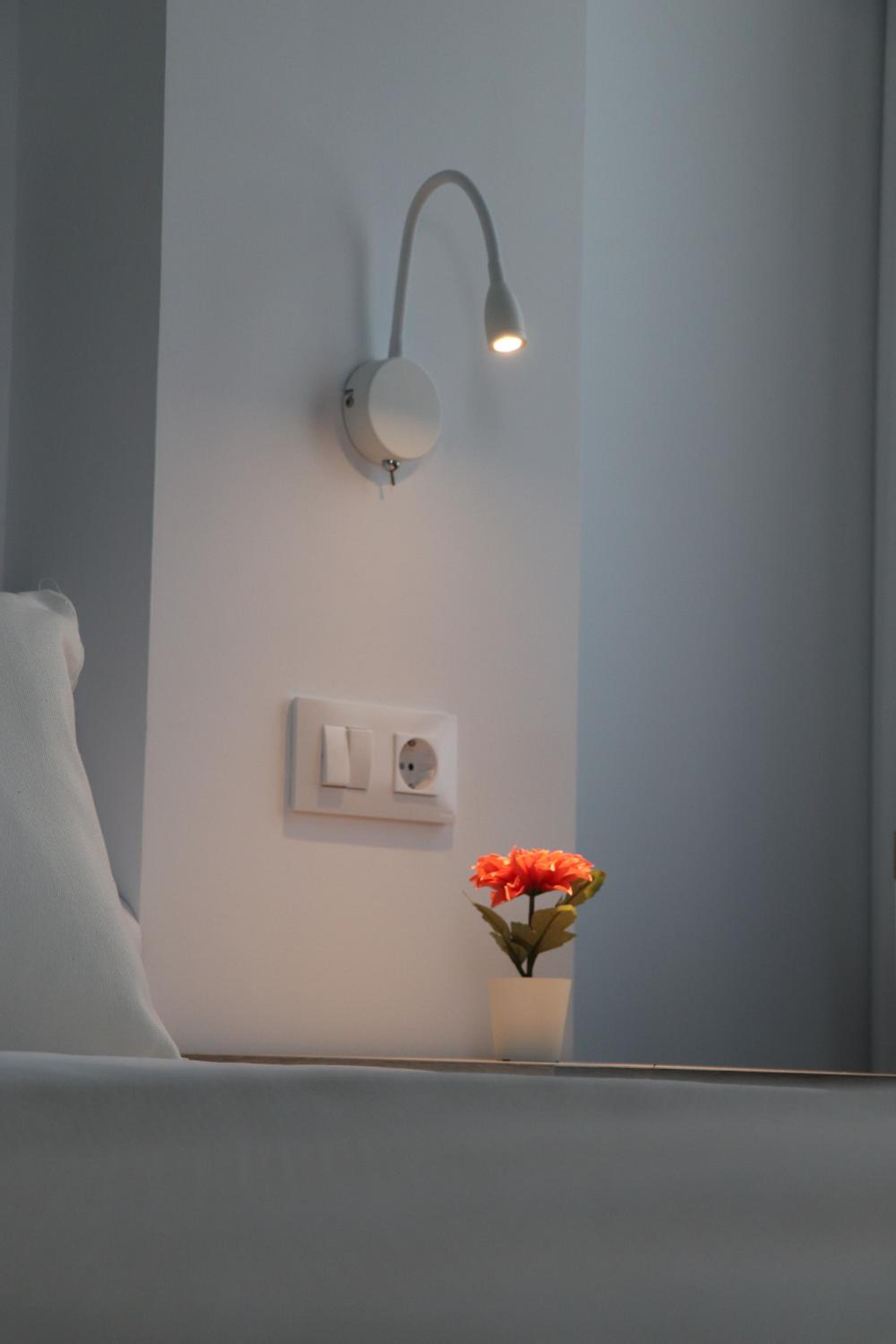 Deluxe Double or Twin Room with Balcony - Photo 1