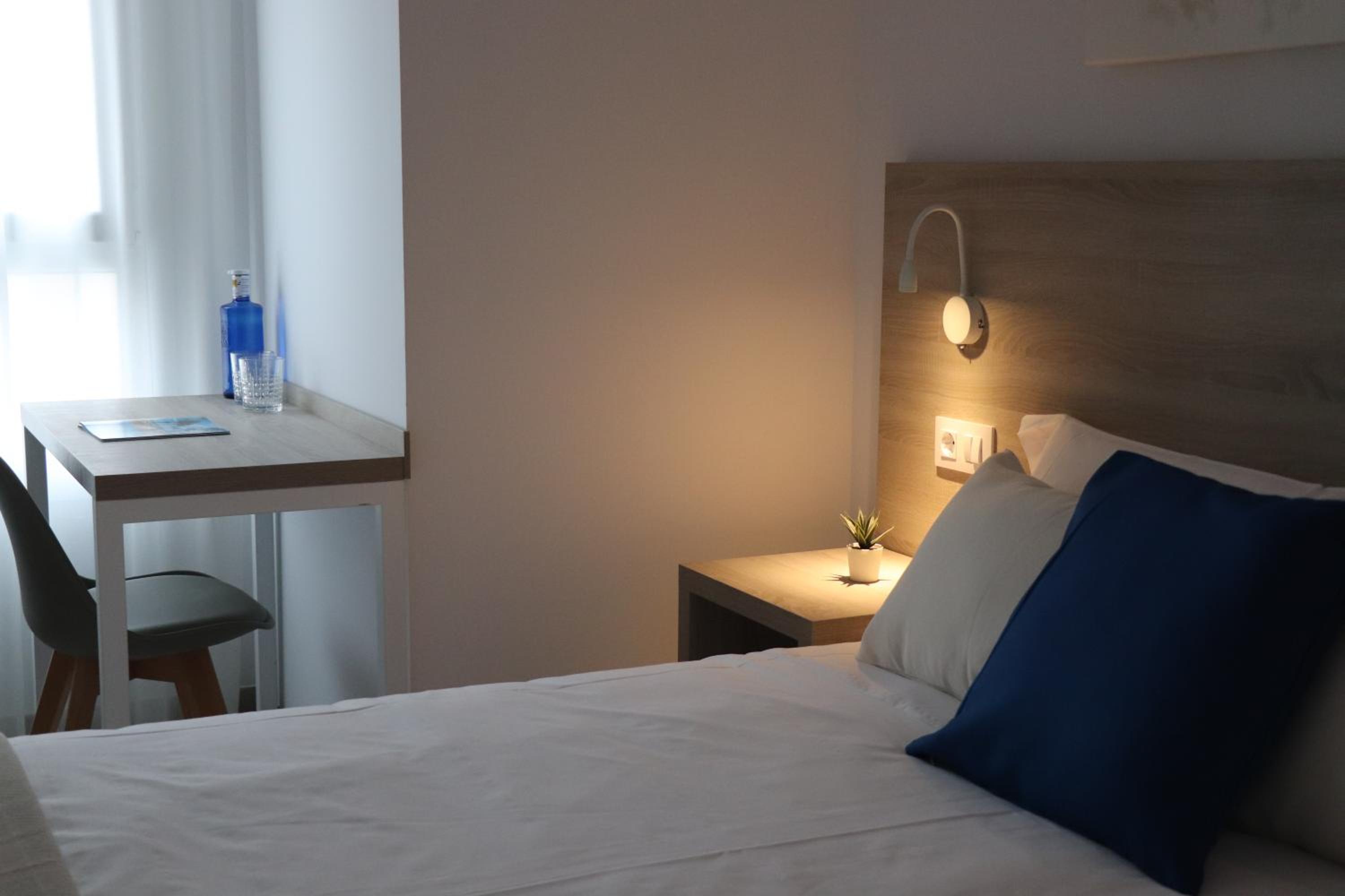 Double or Twin Room - Photo 13