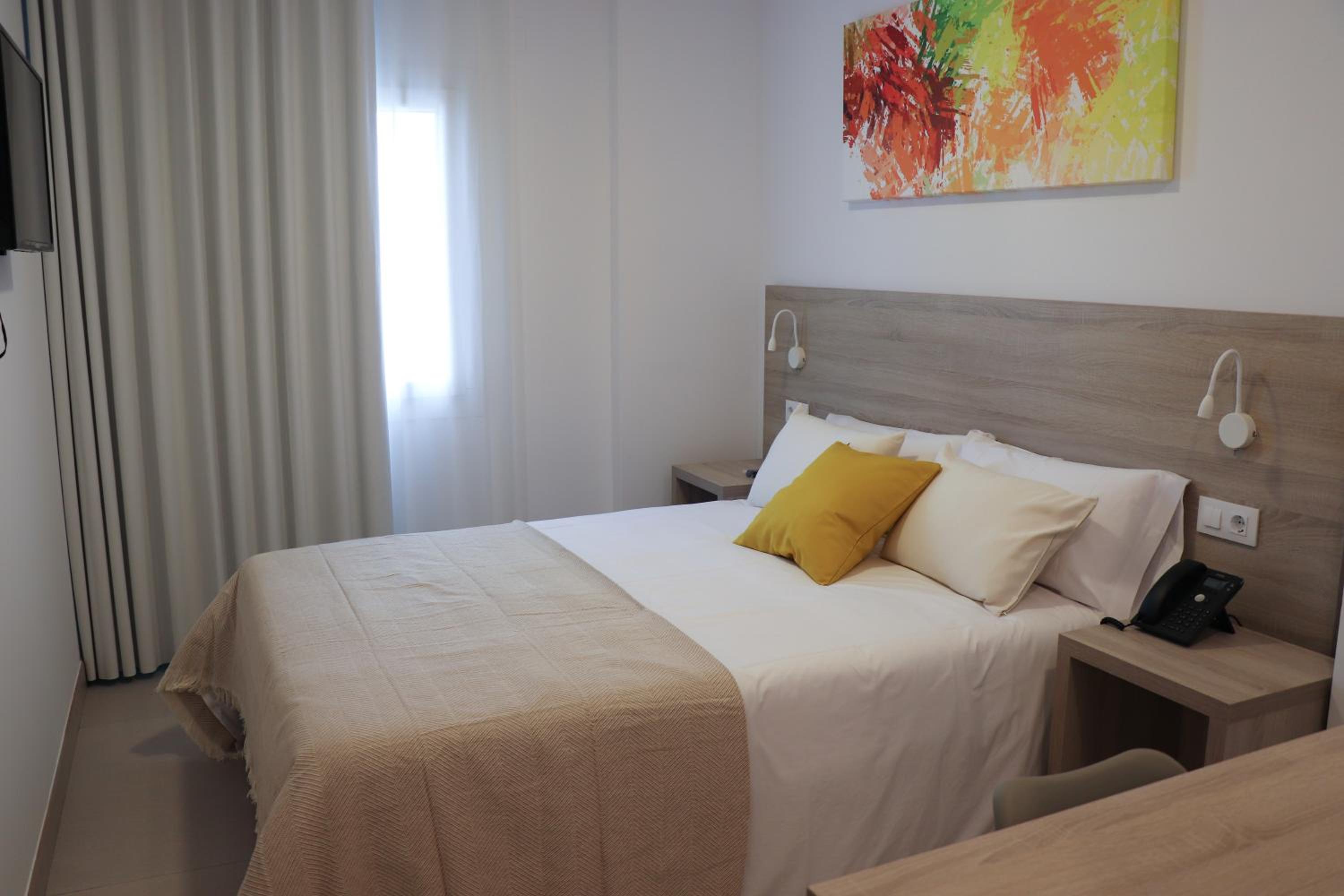 Double or Twin Room - Photo 10