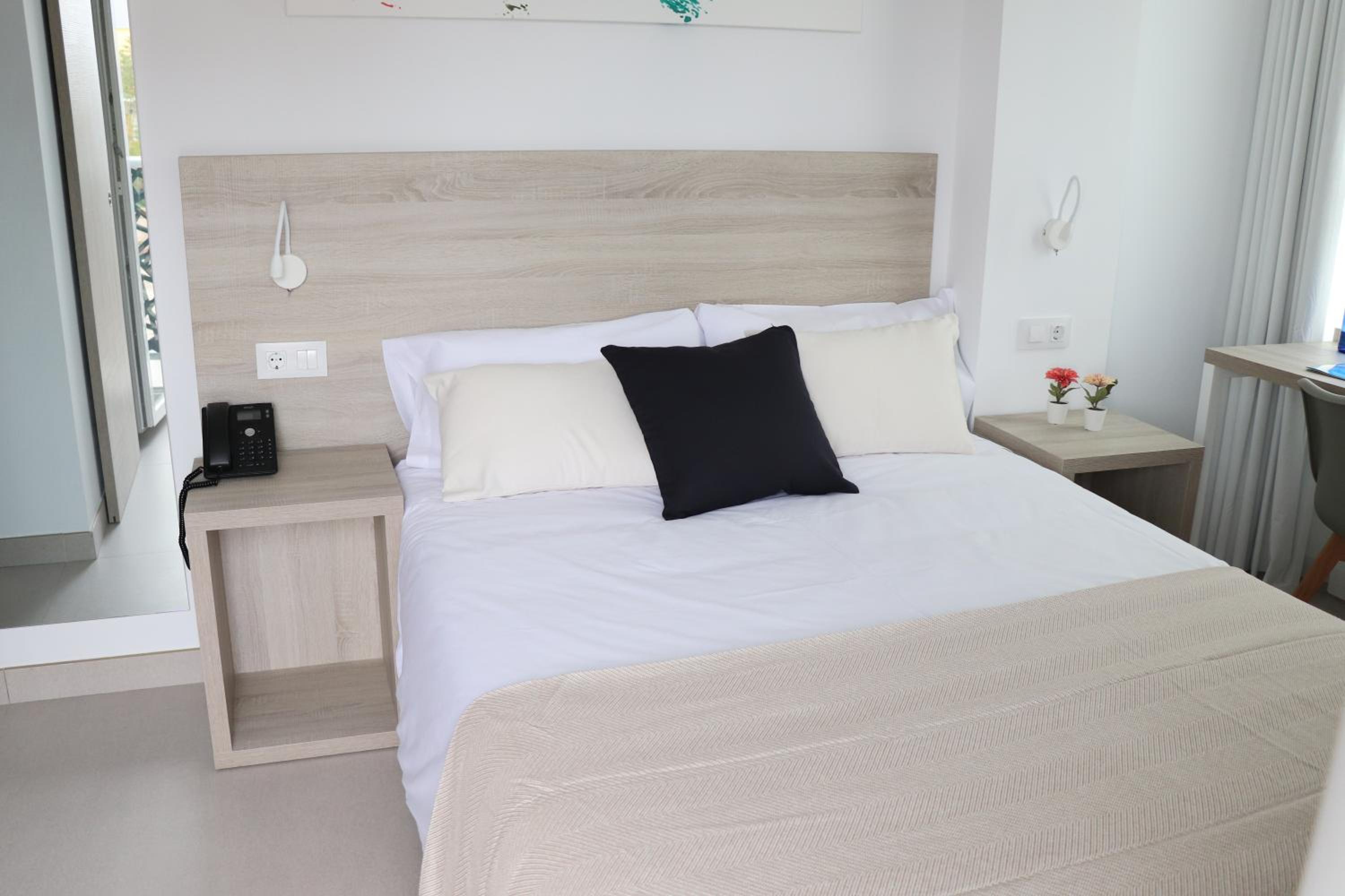 Double or Twin Room - Photo 18