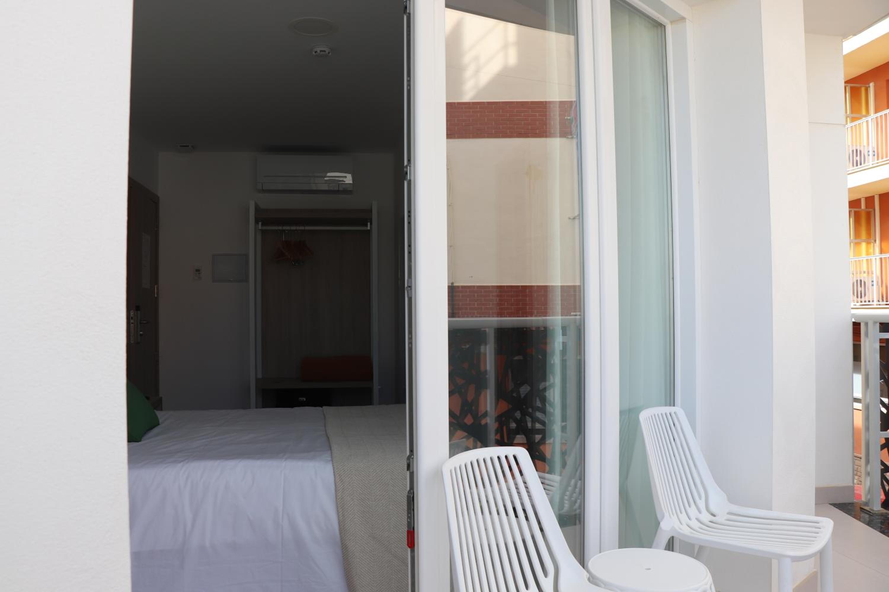 Deluxe Double or Twin Room with Balcony - Photo 21