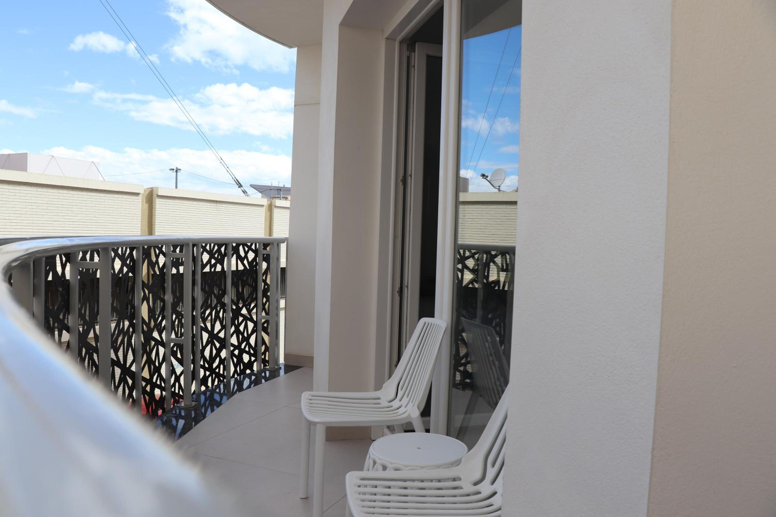 Deluxe Double or Twin Room with Balcony - Photo 25