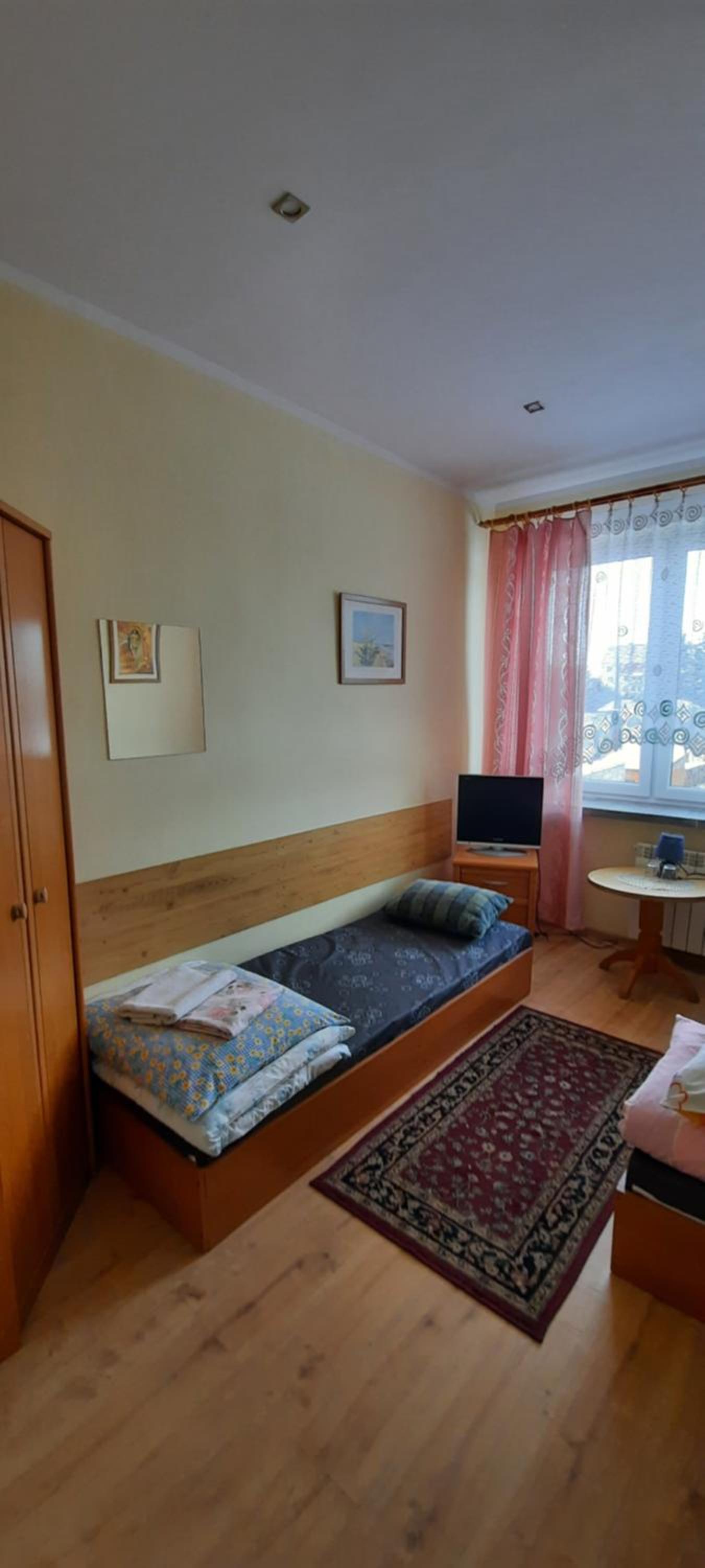 Single Room with Shared Shower and Toilet photo 1