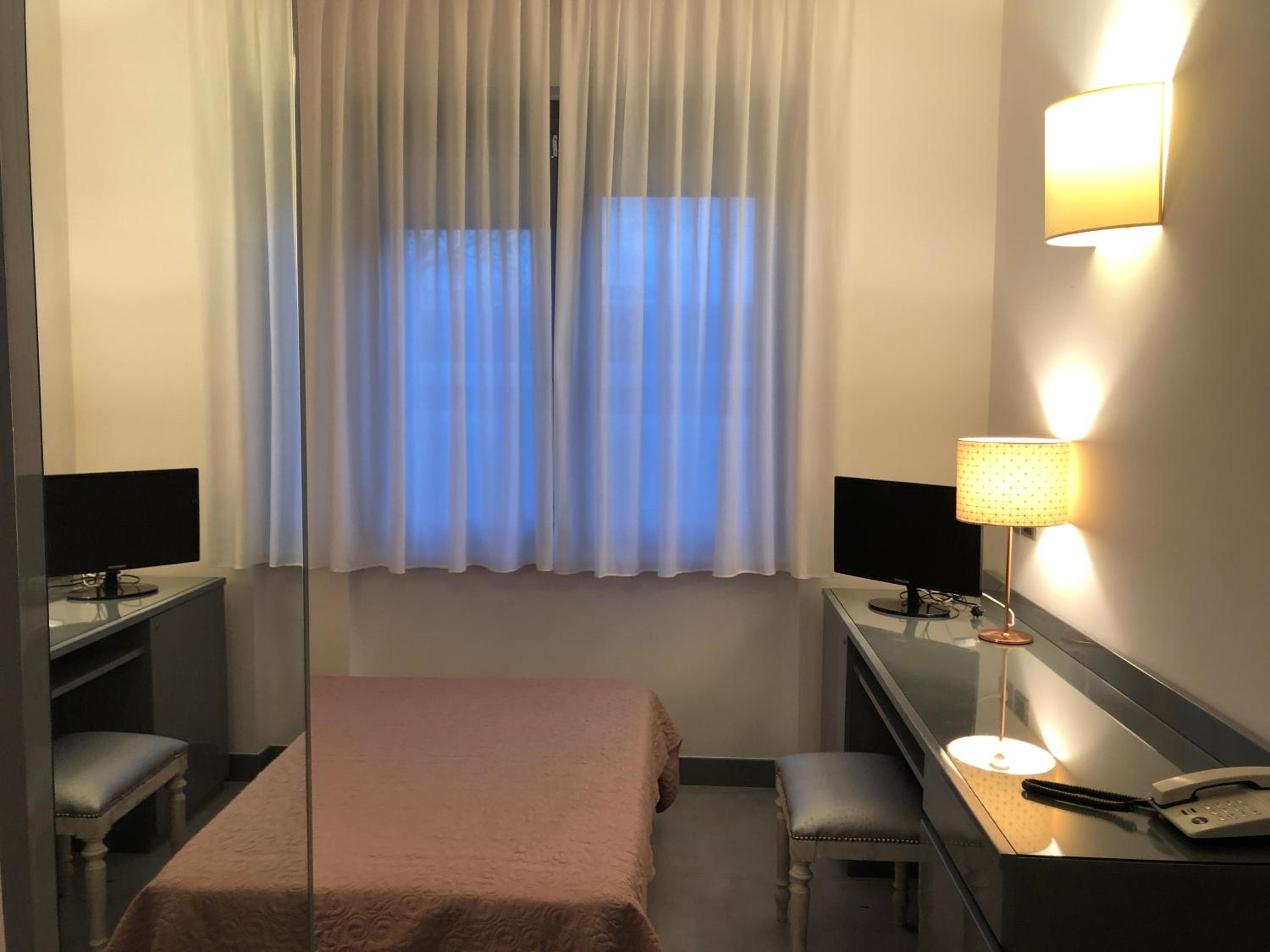 Small Double Room photo 3