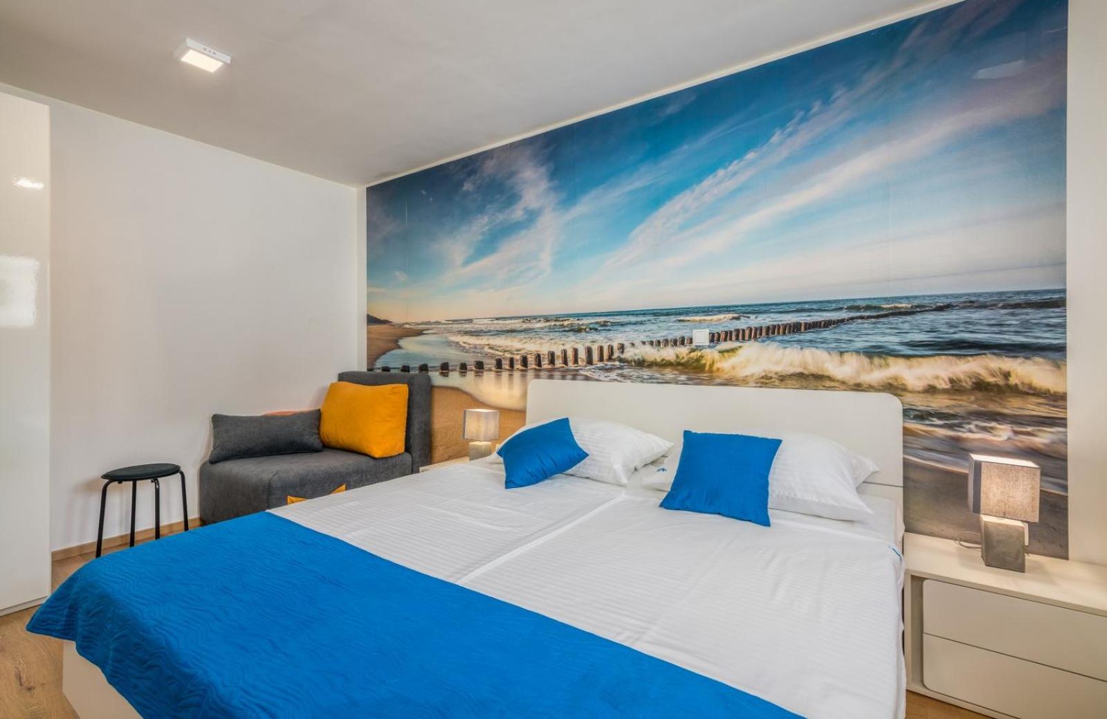 One-Bedroom Apartment with Terrace