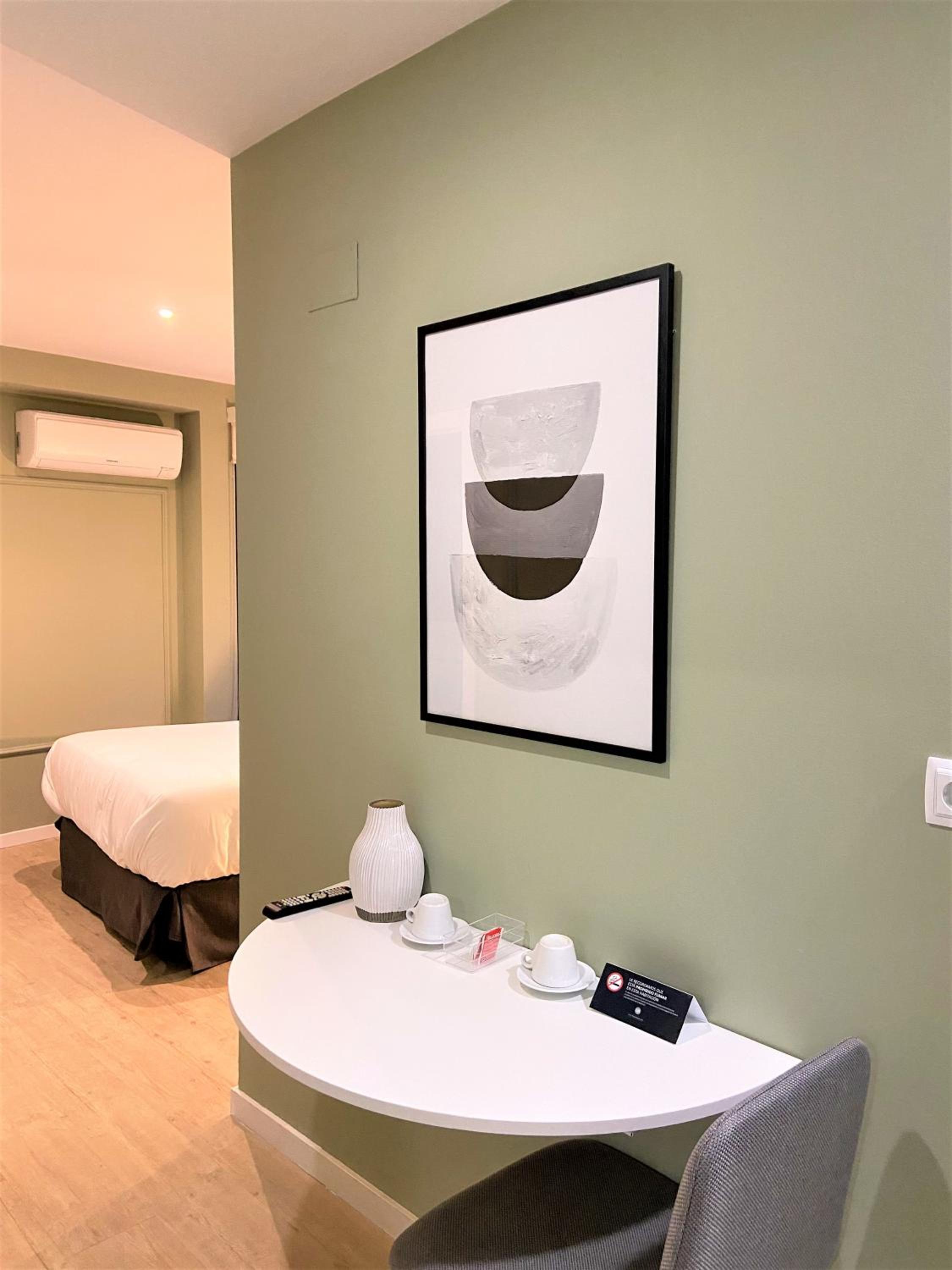 Double Room - Disability Access photo 3