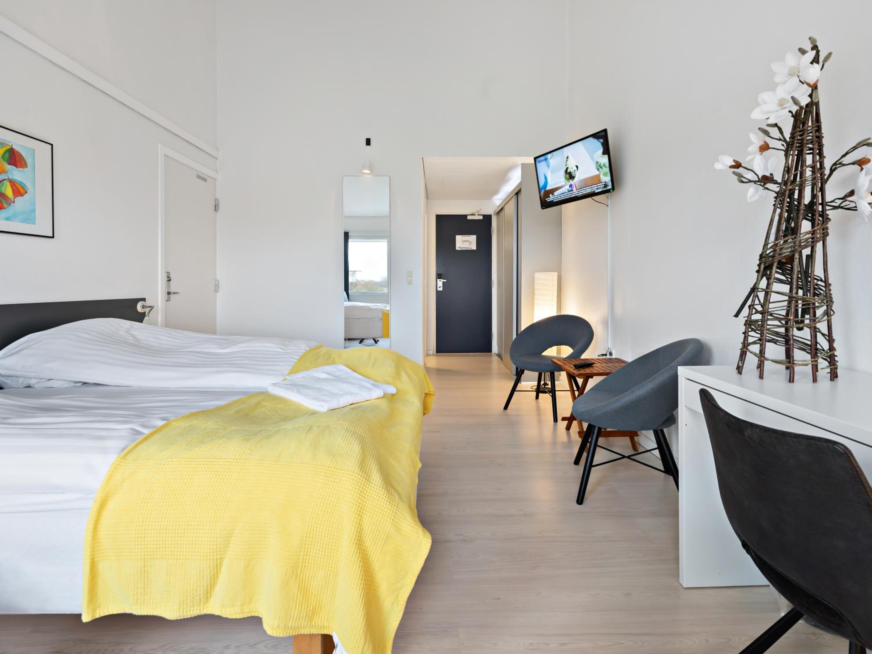 Twin Room - Photo 2