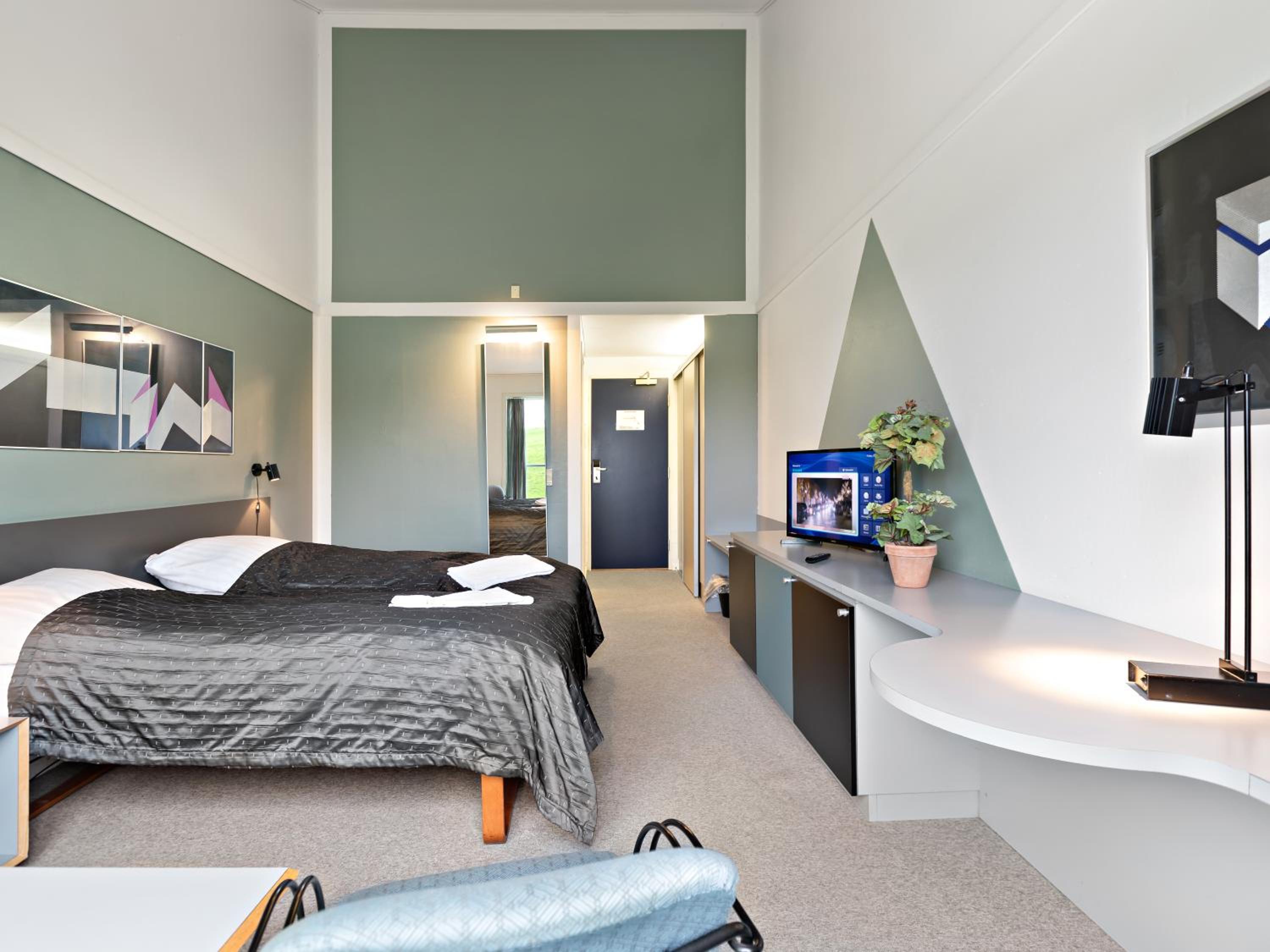 Twin room with Fjord View - Photo 1