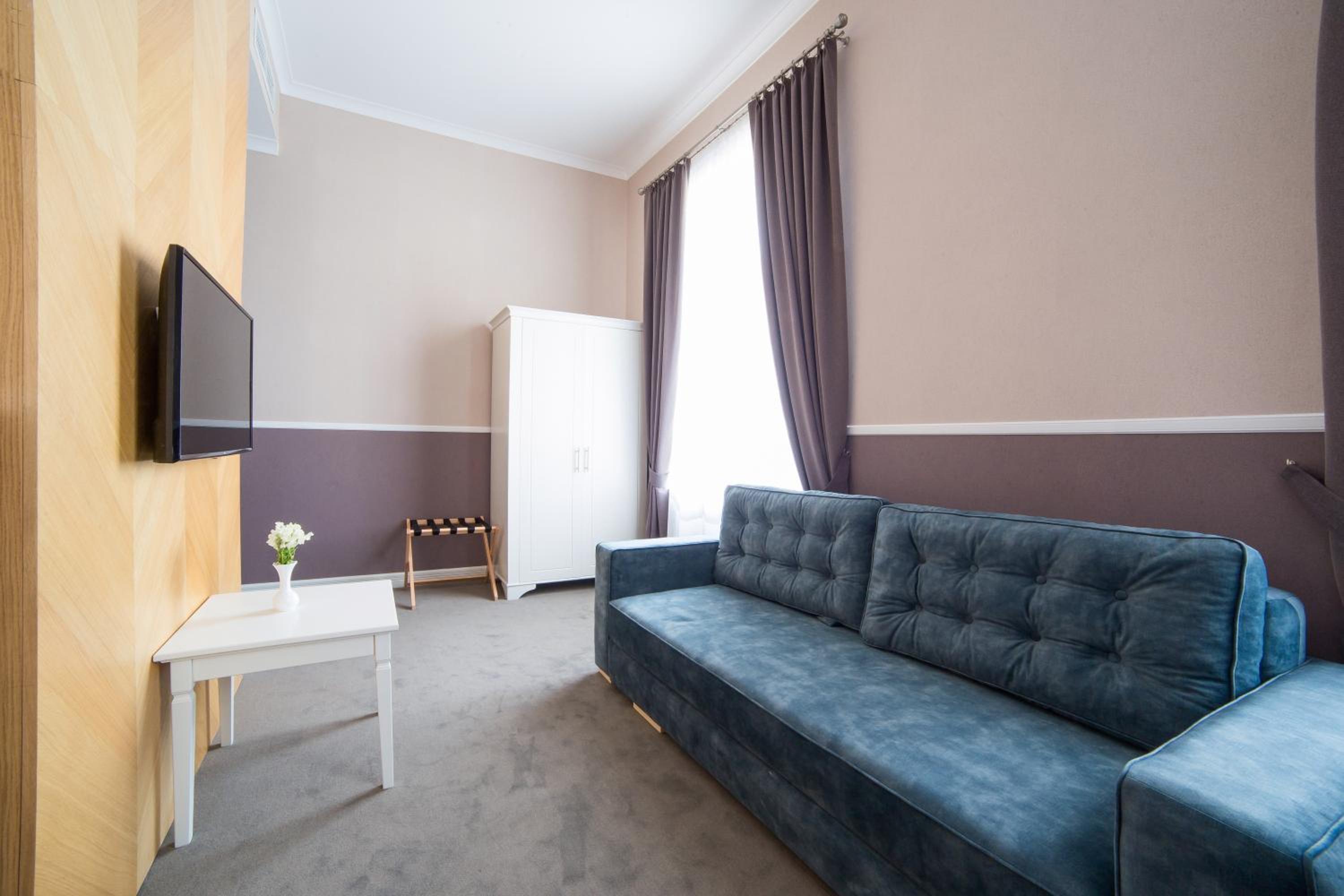Deluxe Triple Room