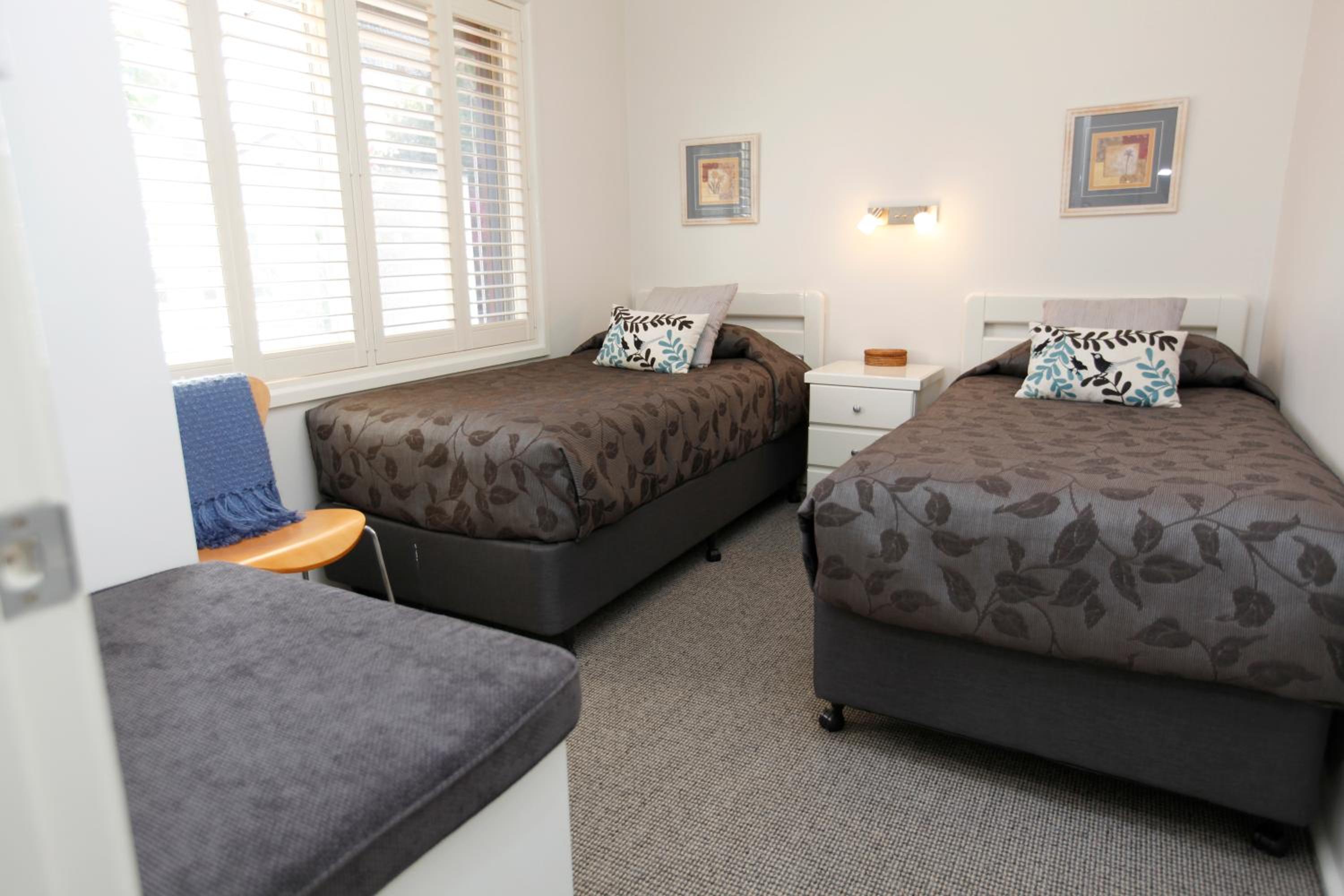 Two-Bedroom Apartment- E photo 2