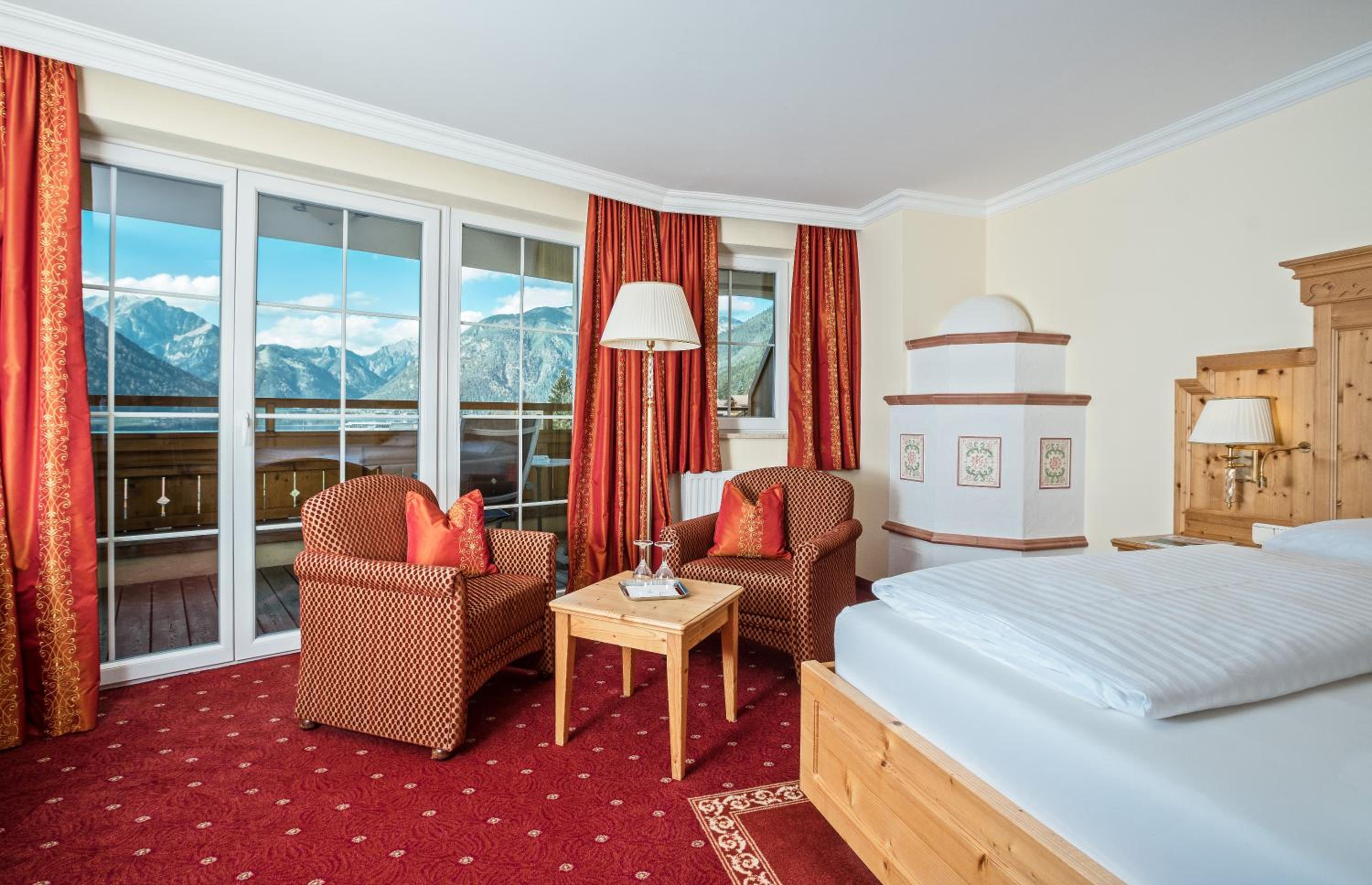 Double Room with Lake View - Photo 4