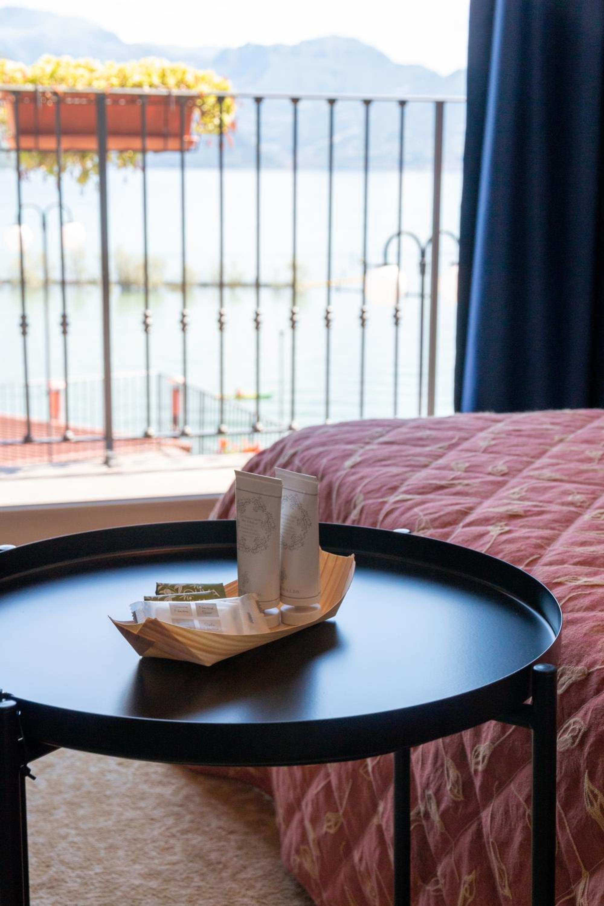 King Room with Lake View - Photo 6