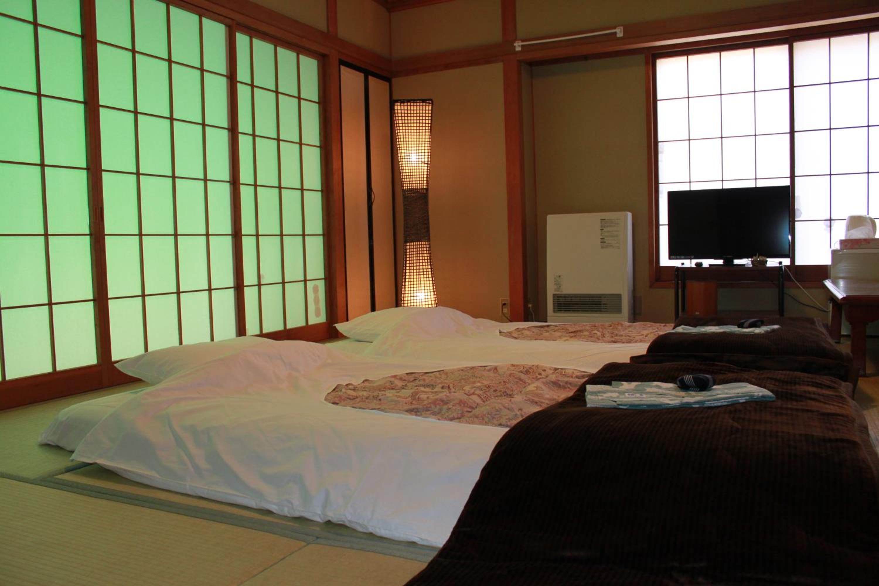 Japanese-Style Family Room photo 3