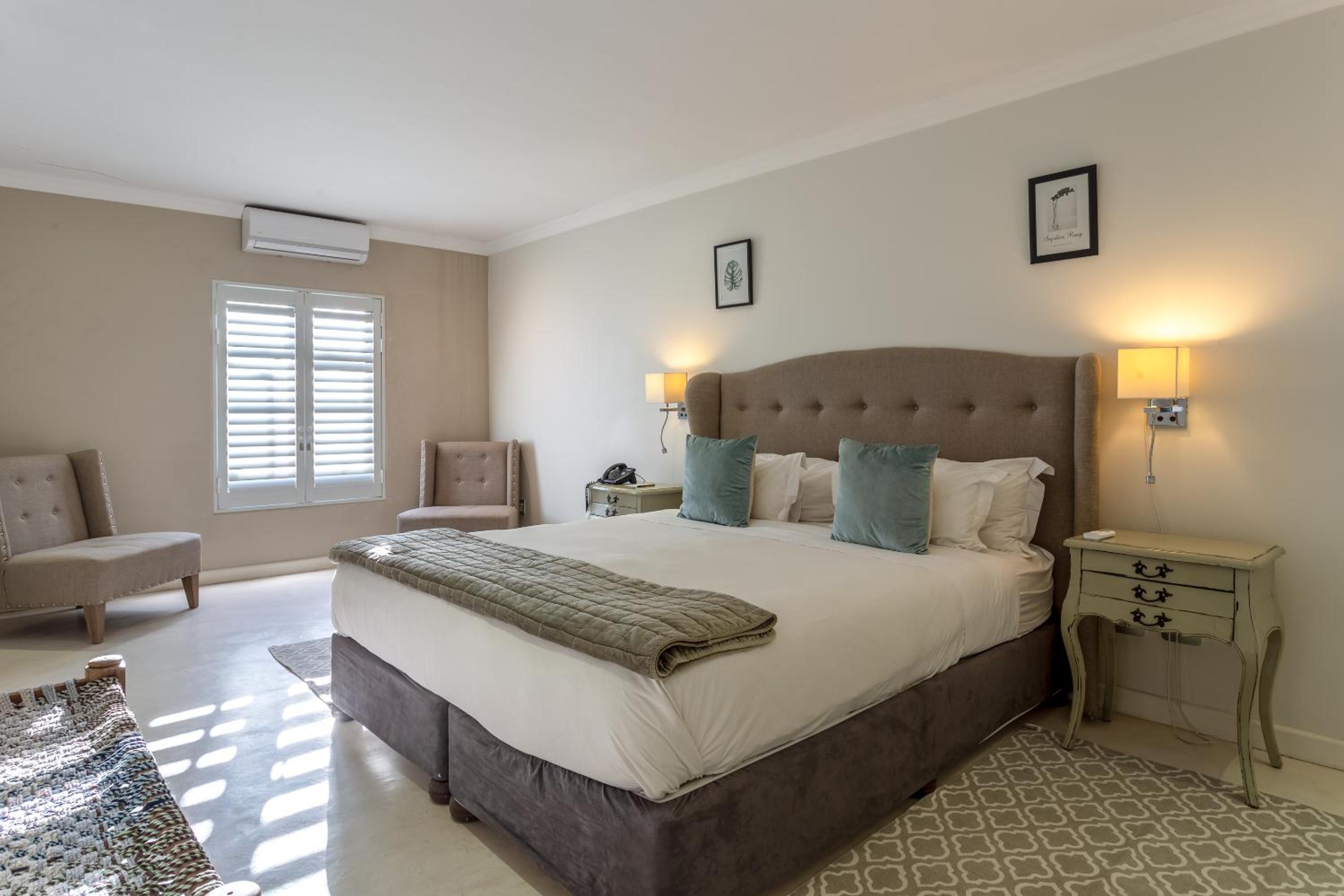 Courtyard Suite - Photo 9