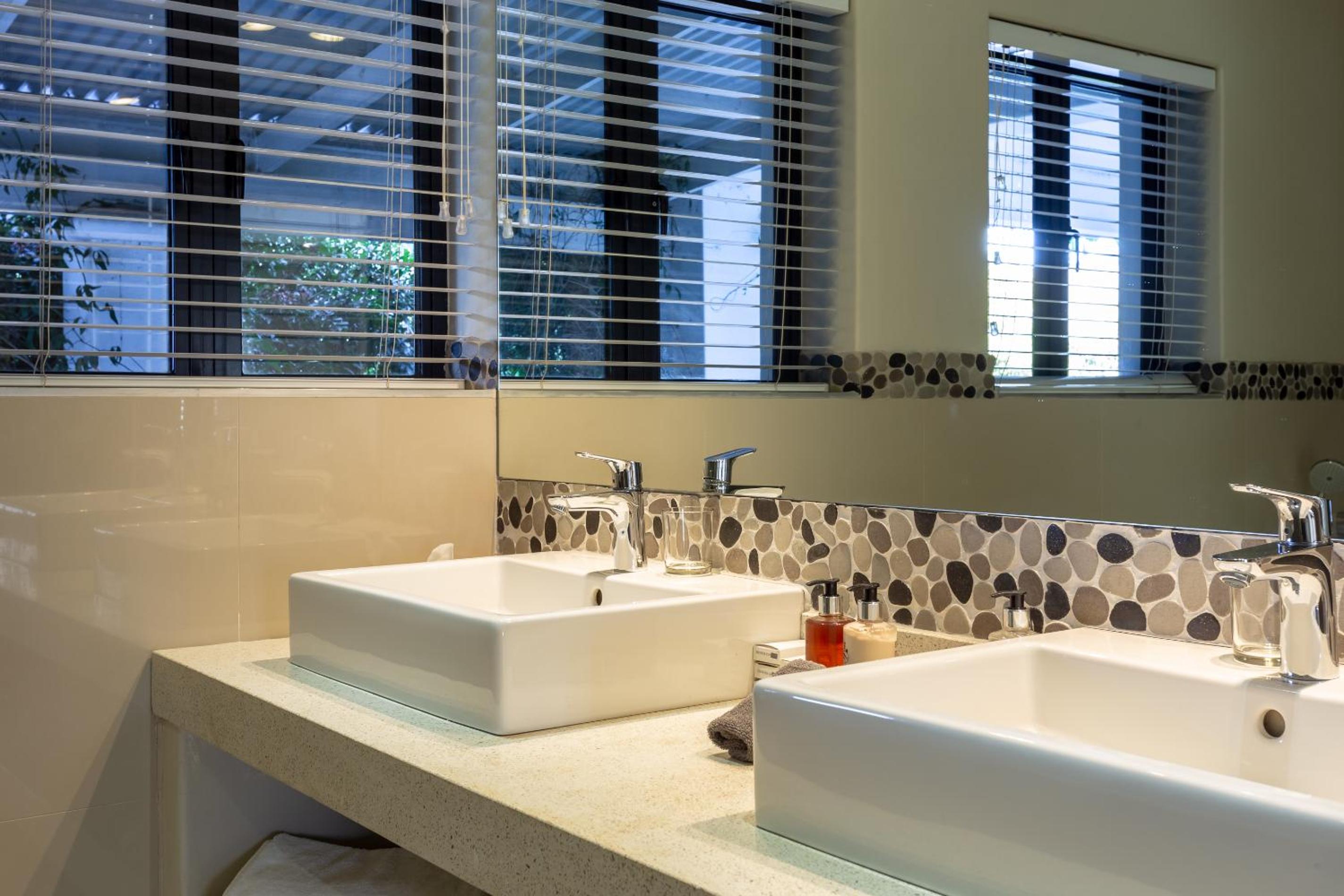Courtyard Suite - Photo 18