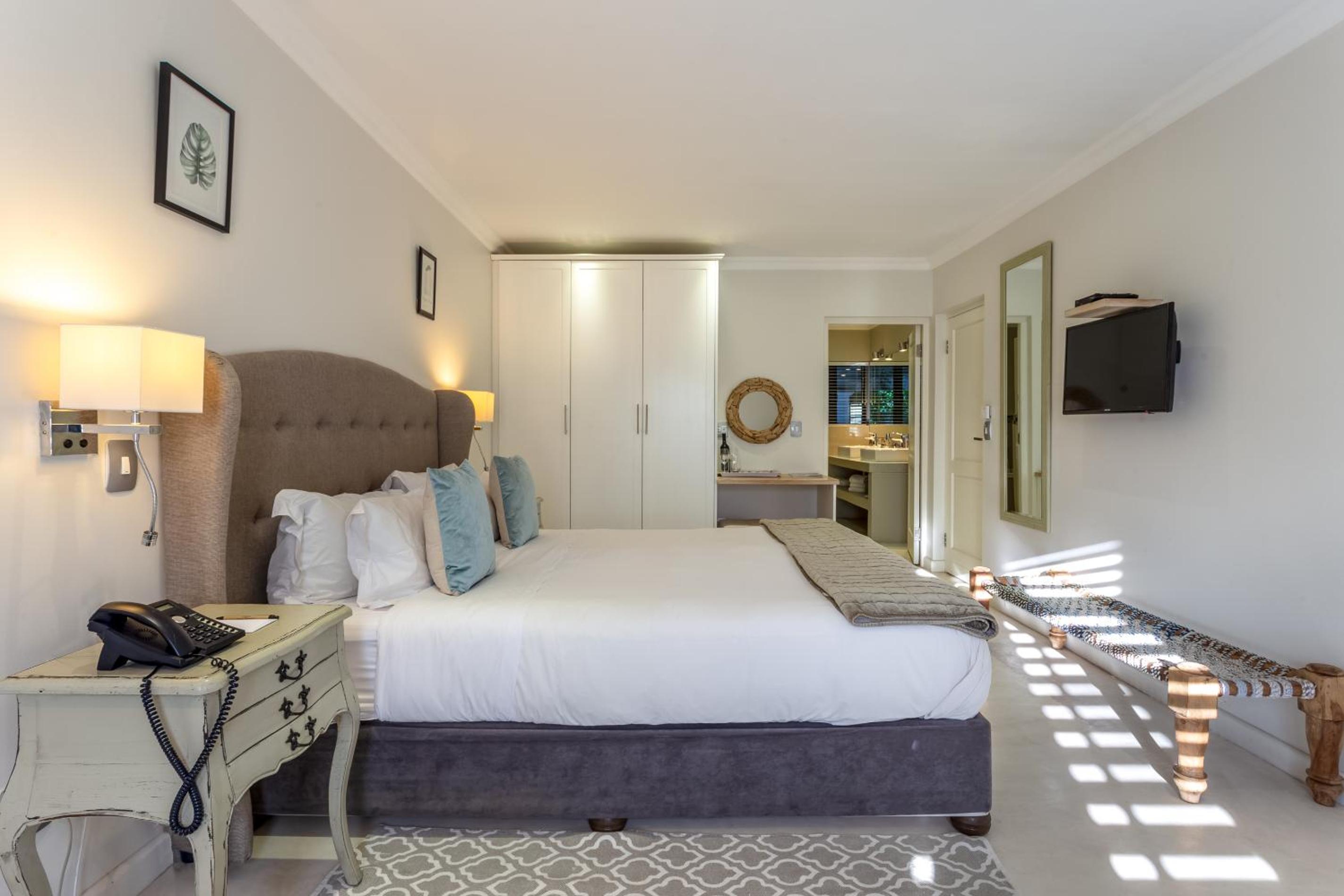 Courtyard Suite - Photo 4