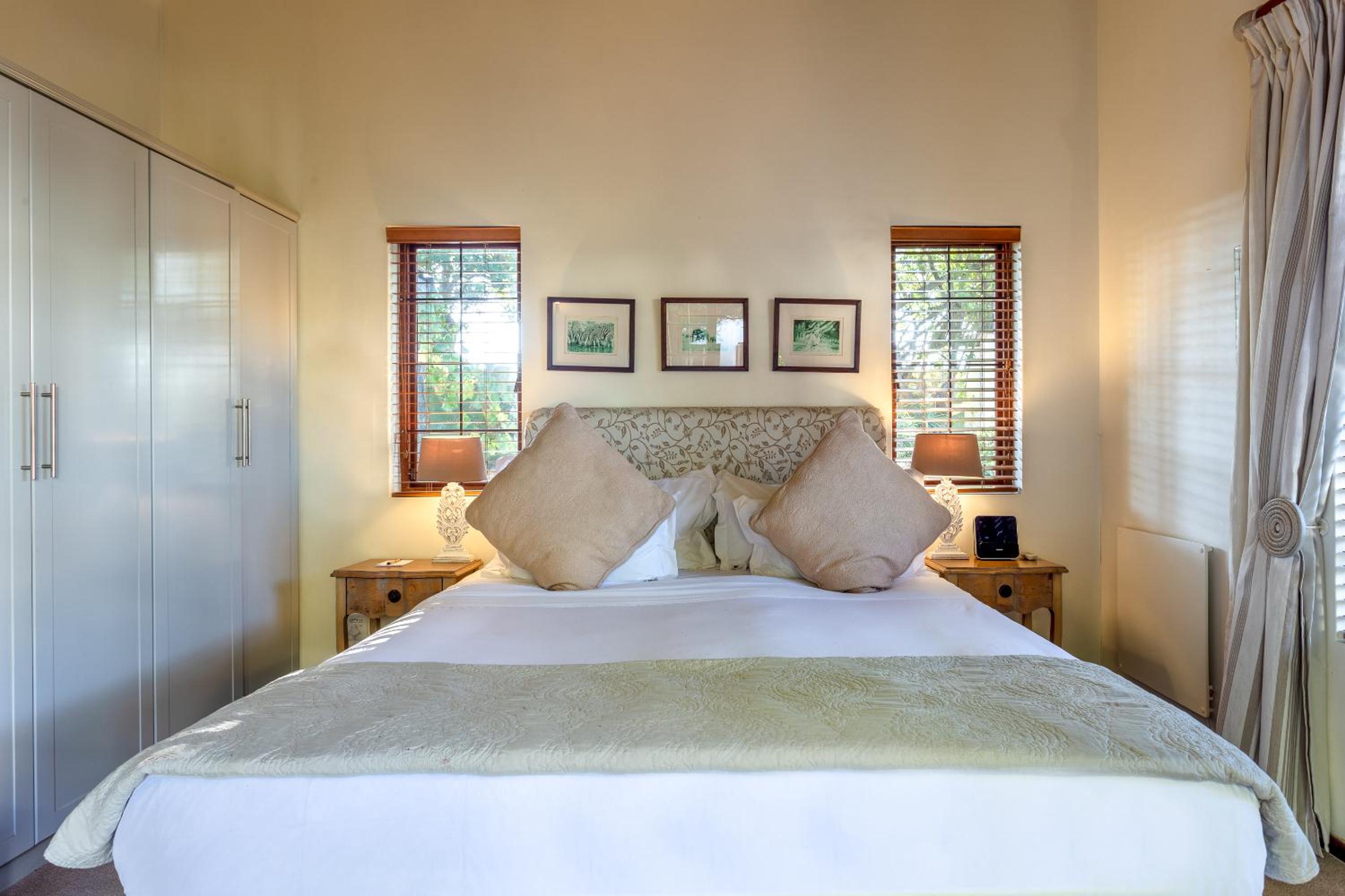 Deluxe Double Room - Downstairs - Photo 12