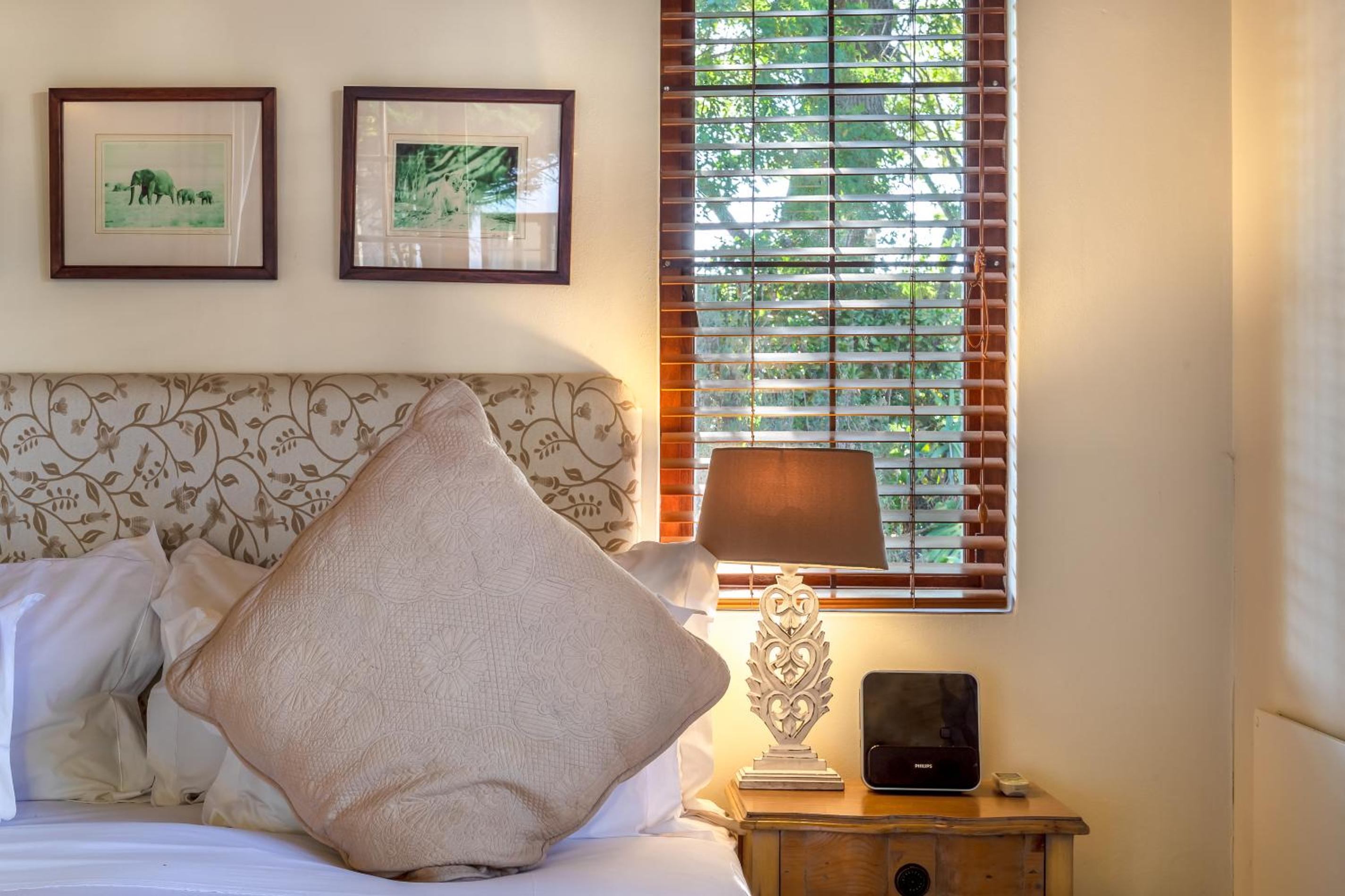 Deluxe Double Room - Downstairs - Photo 13