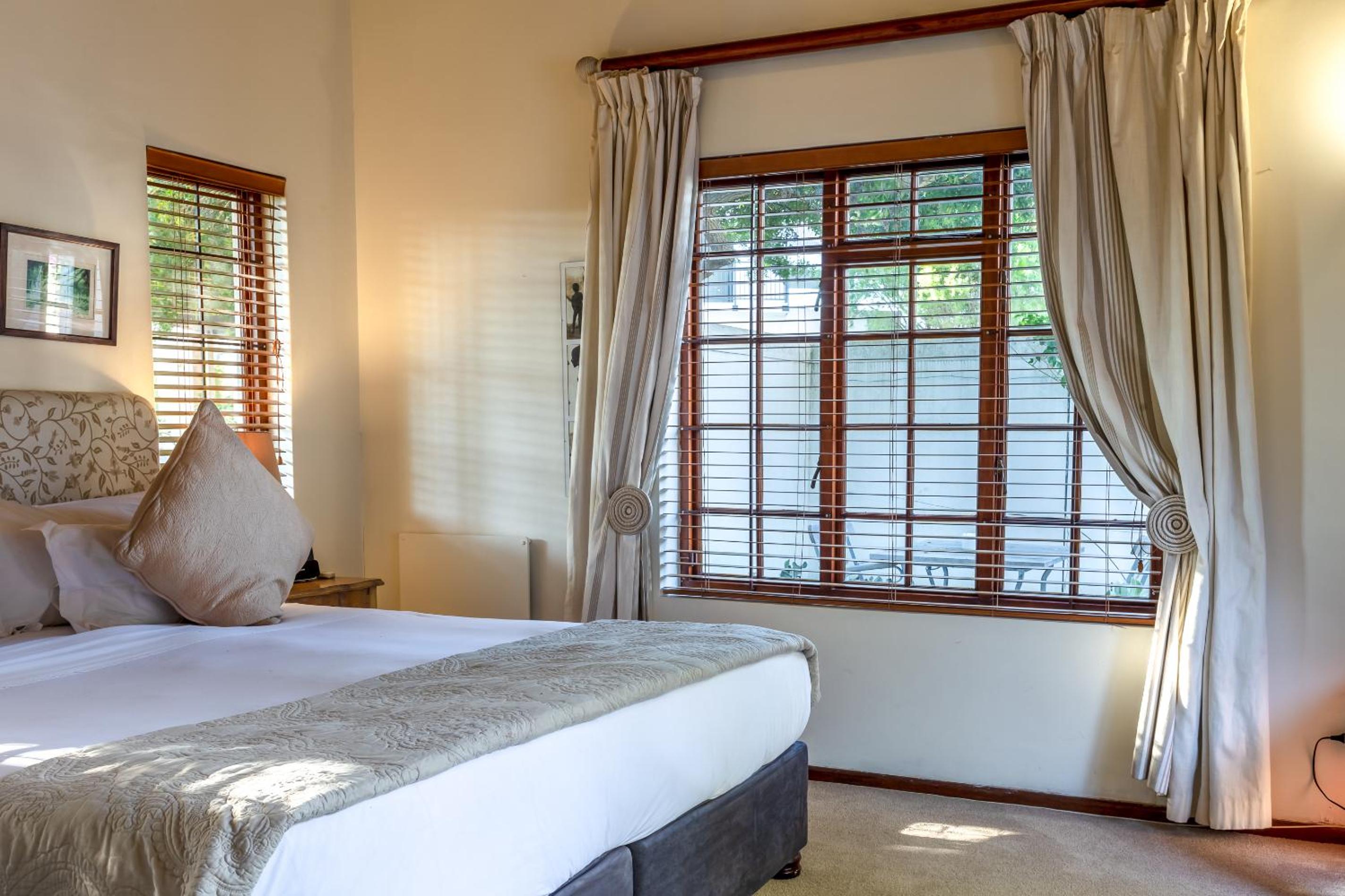 Deluxe Double Room - Downstairs - Photo 15